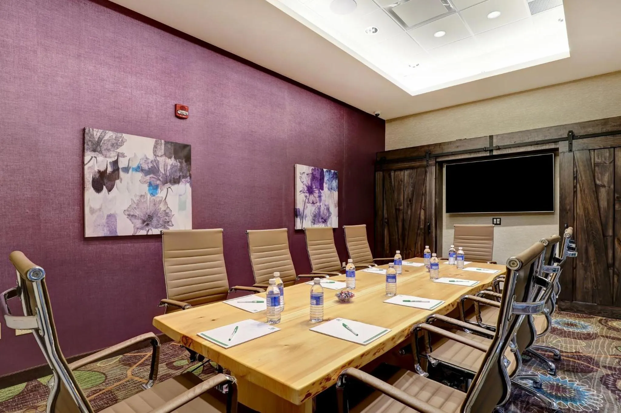 Meeting/conference room in Holiday Inn - Mississauga Toronto West by IHG