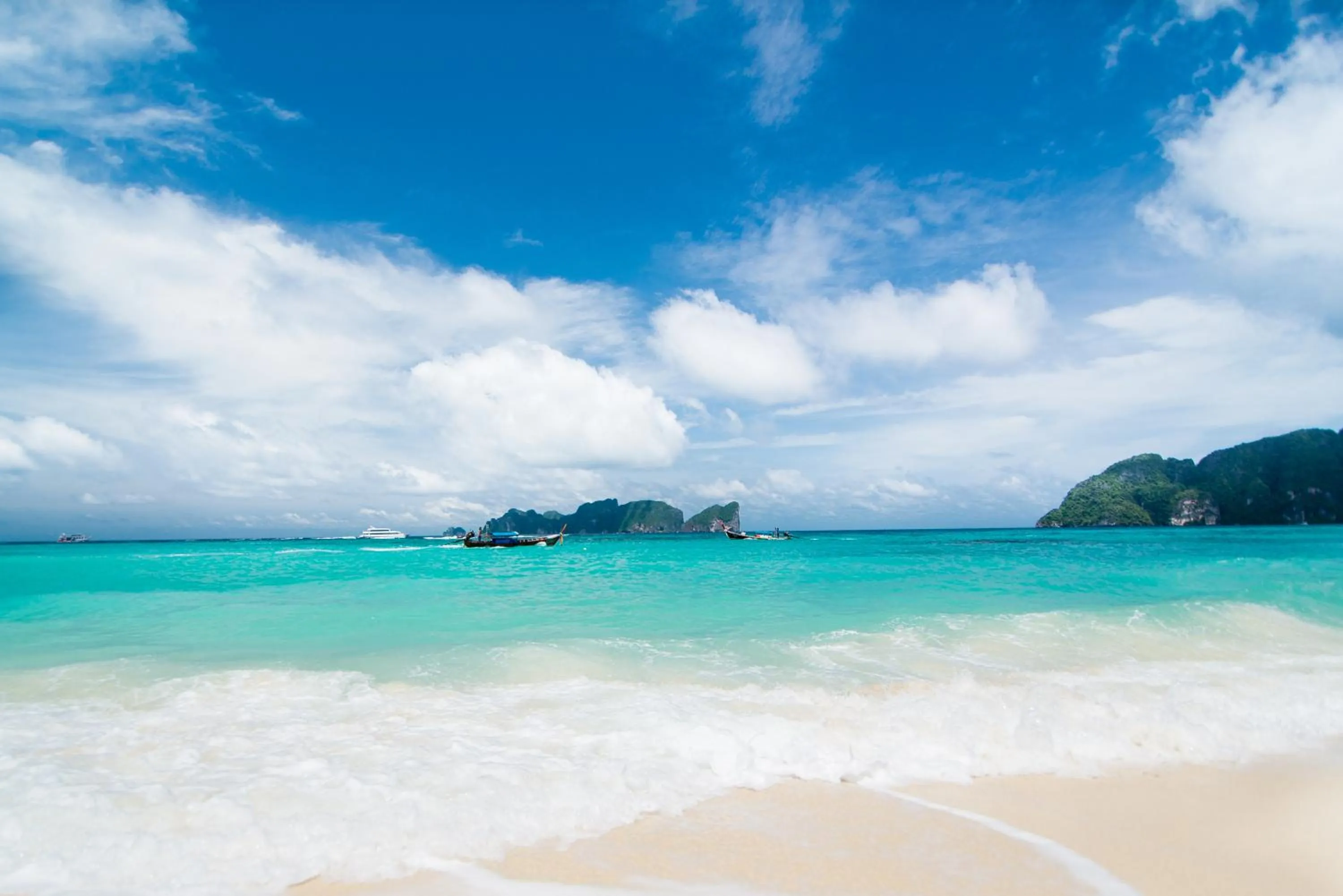 Beach in Phi Phi The Beach Resort