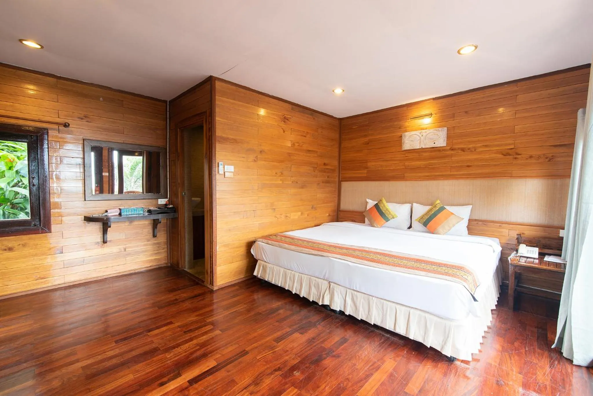 Bedroom, Bed in Phi Phi The Beach Resort