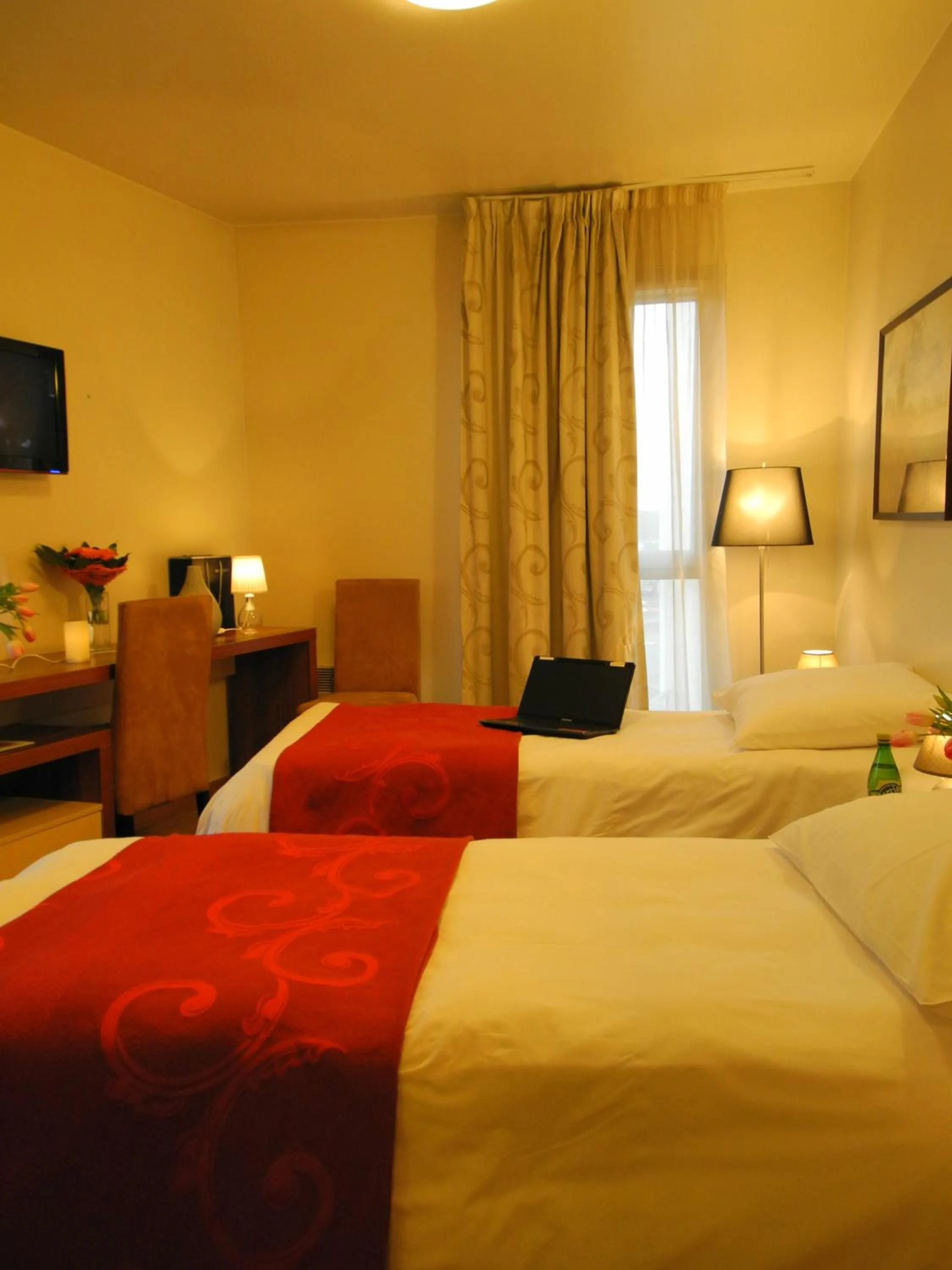 Bedroom, Bed in Villa Val Senart 1ere Avenue