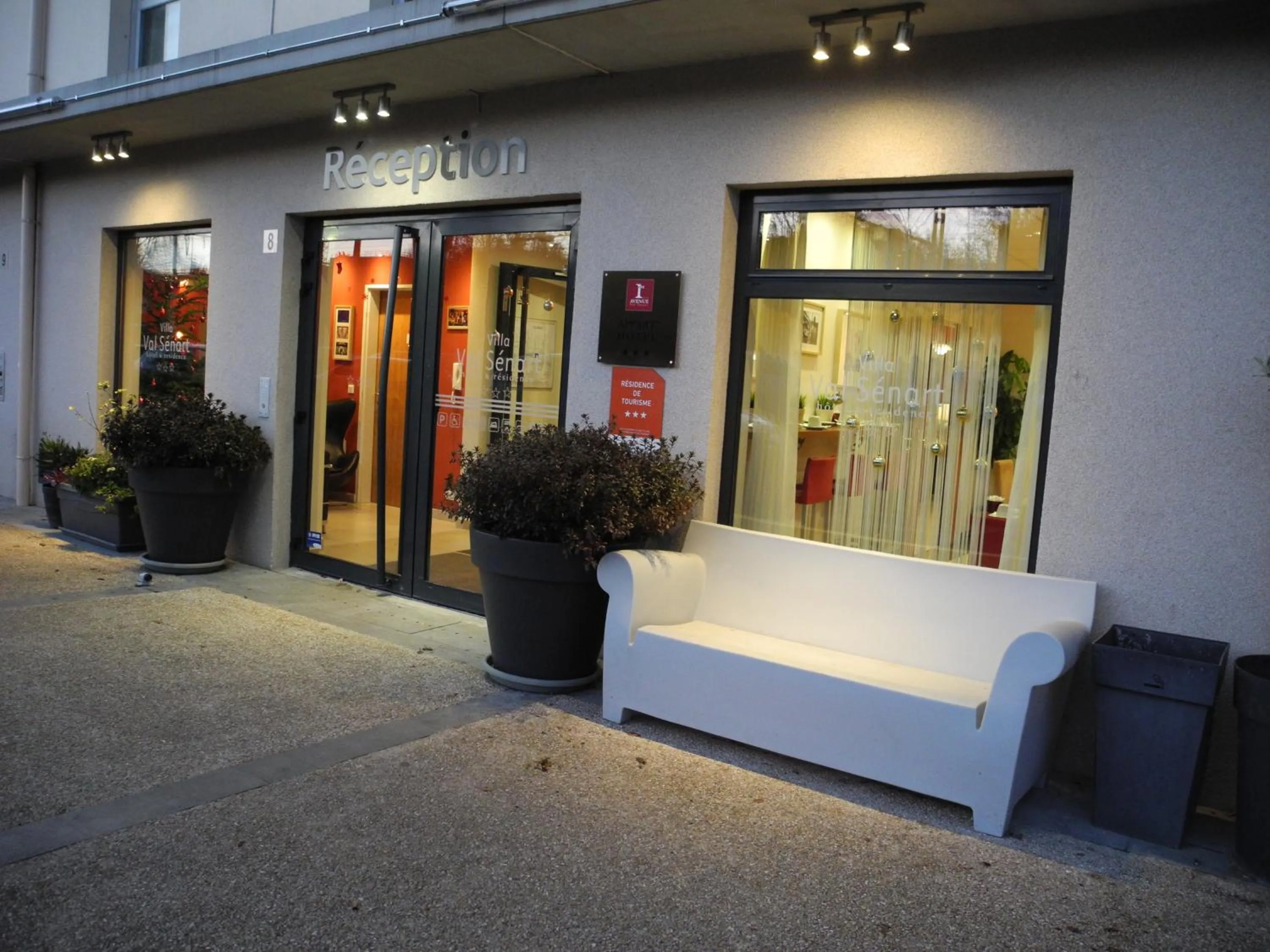 Facade/entrance in Villa Val Senart 1ere Avenue