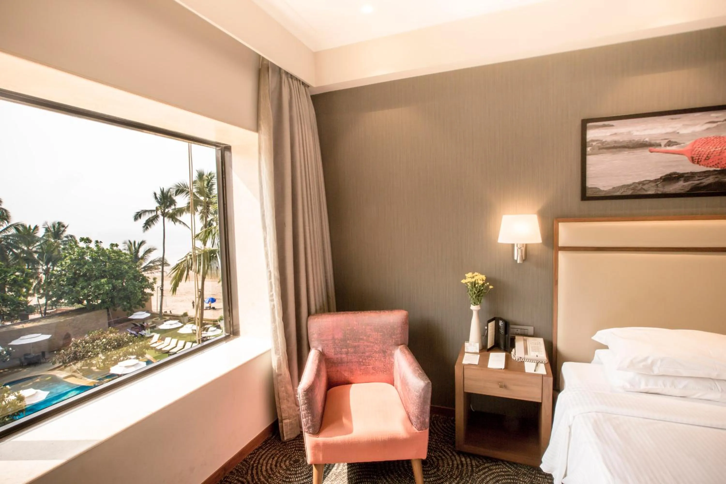 Bedroom, Bed in Sun-n-Sand Mumbai Juhu Beach