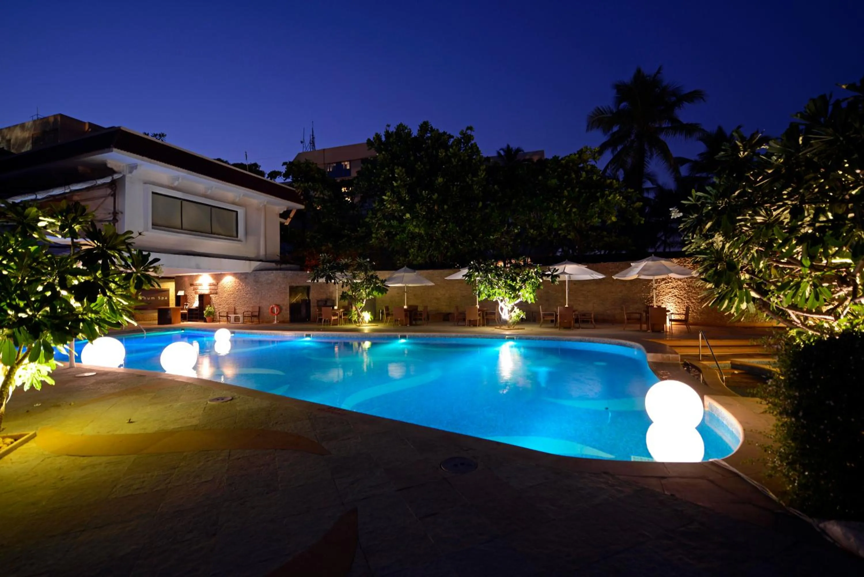 Swimming pool in Sun-n-Sand Mumbai Juhu Beach