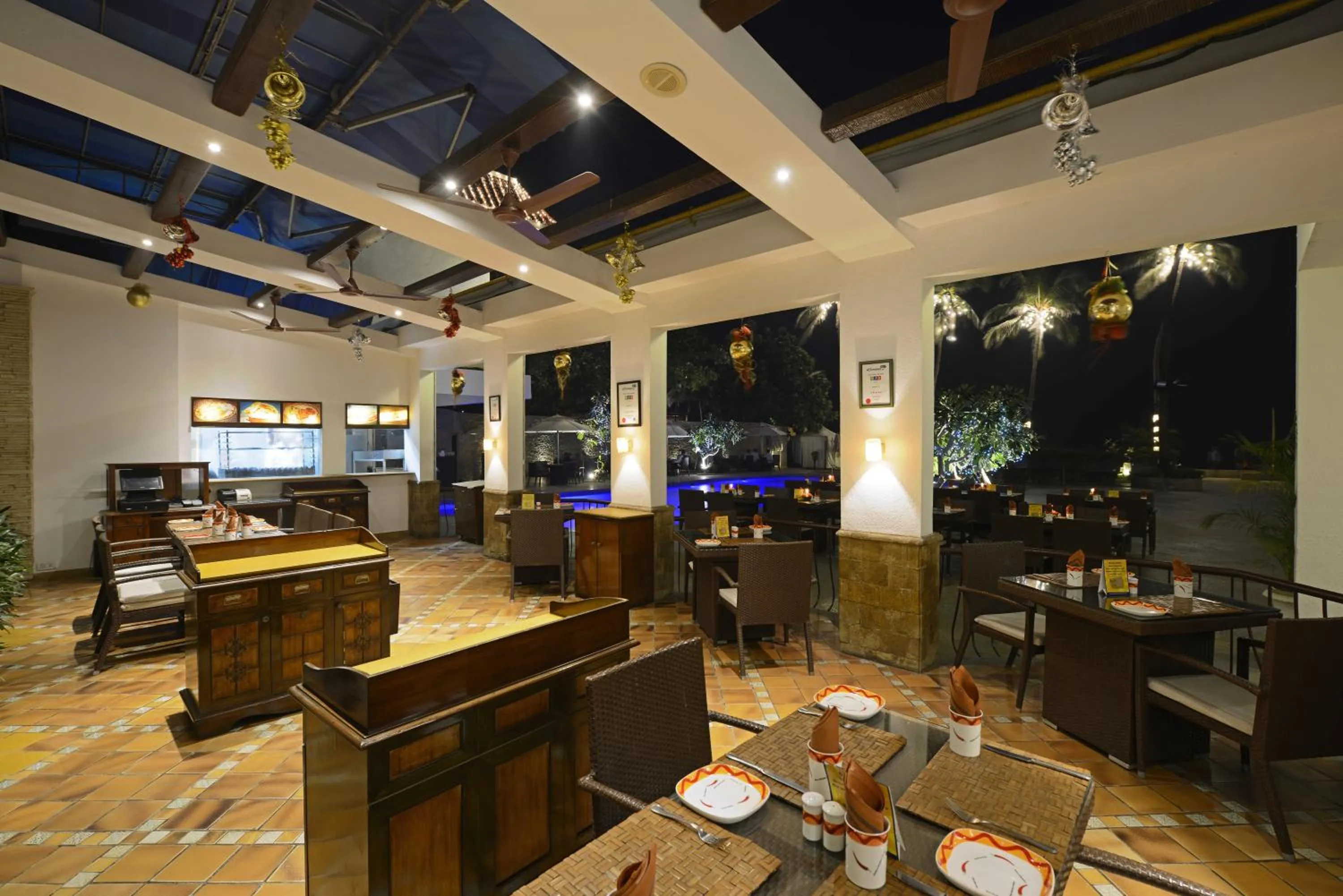 Restaurant/places to eat in Sun-n-Sand Mumbai Juhu Beach
