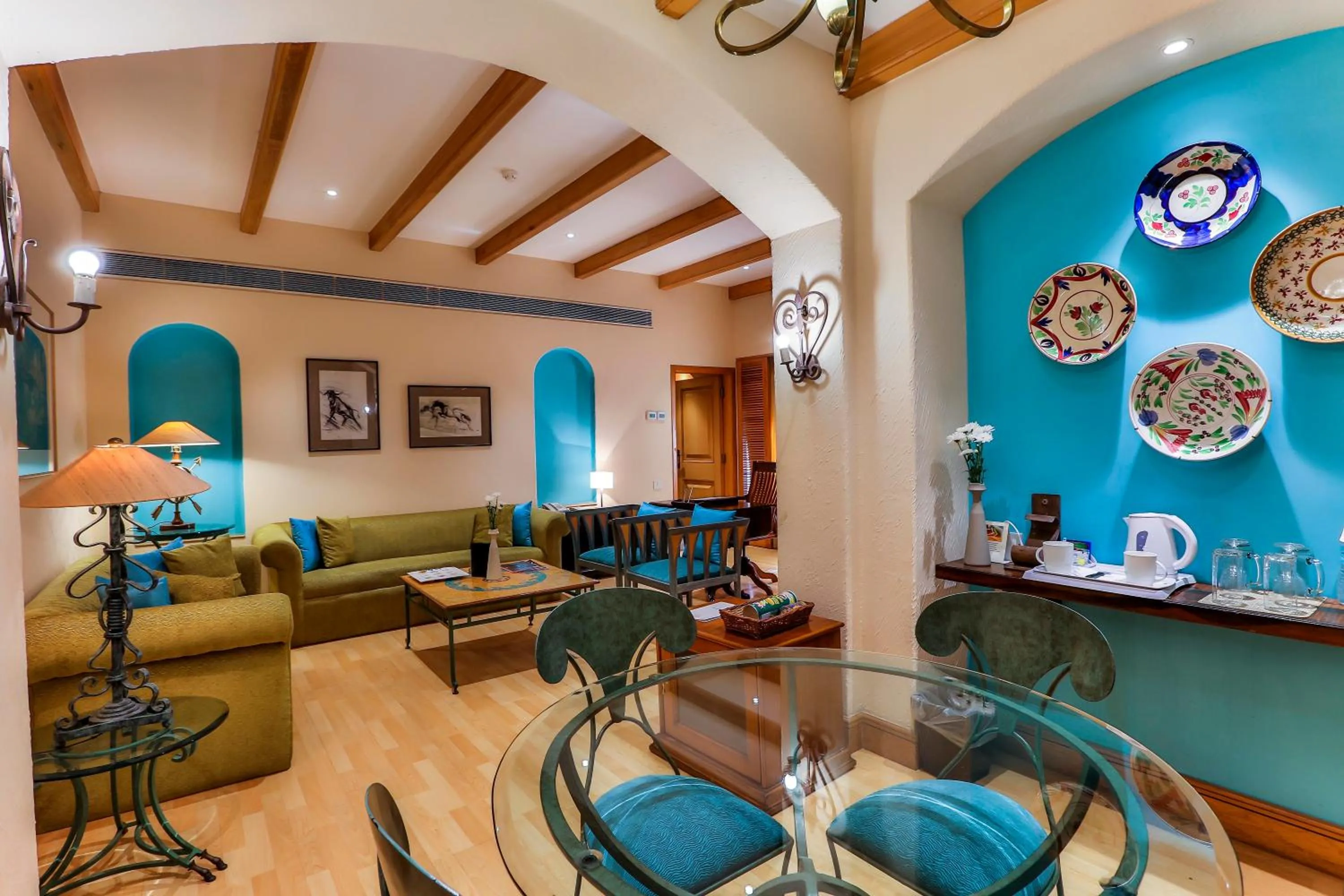 Living room in Sun-n-Sand Mumbai Juhu Beach