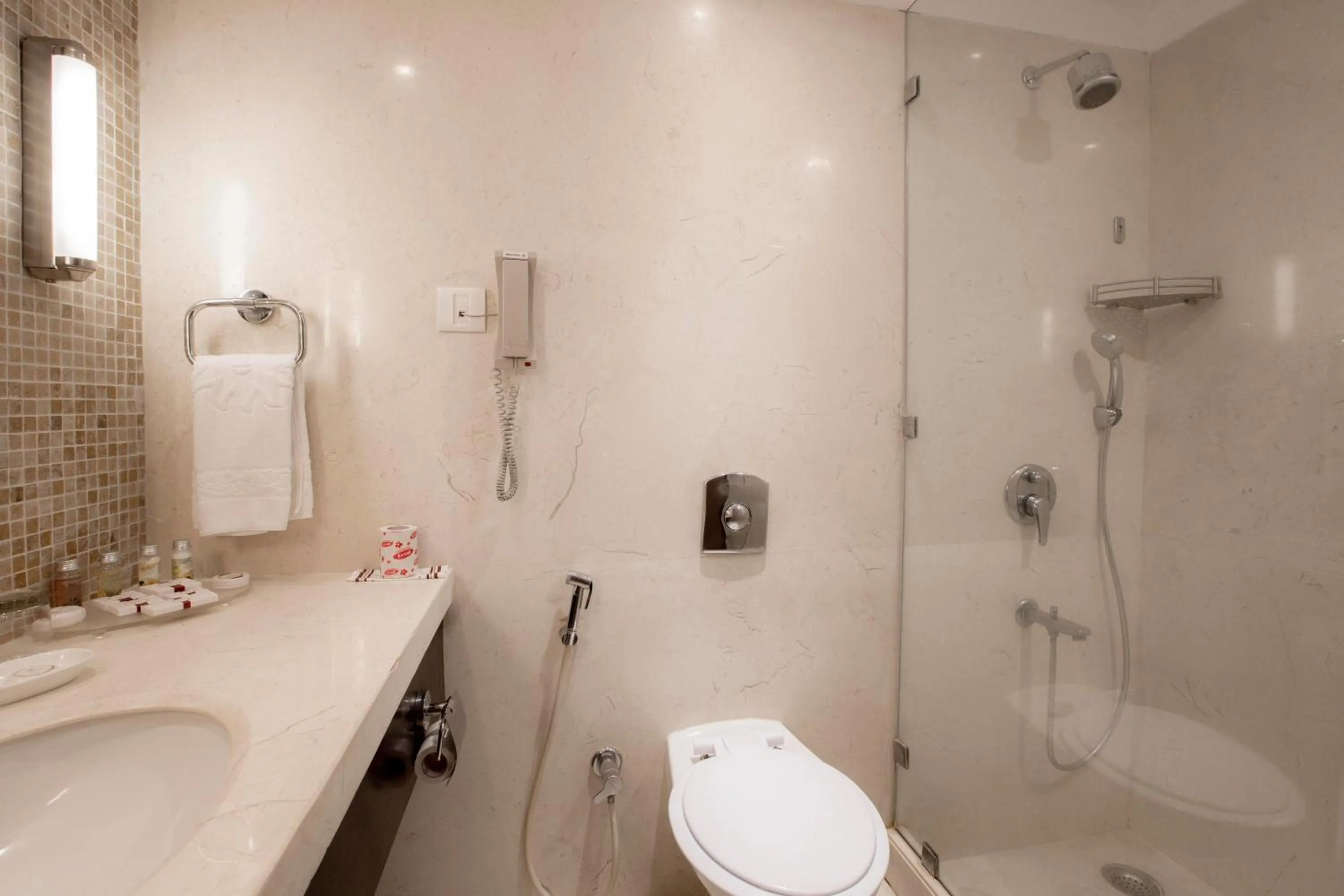 Bathroom in Sun-n-Sand Mumbai Juhu Beach