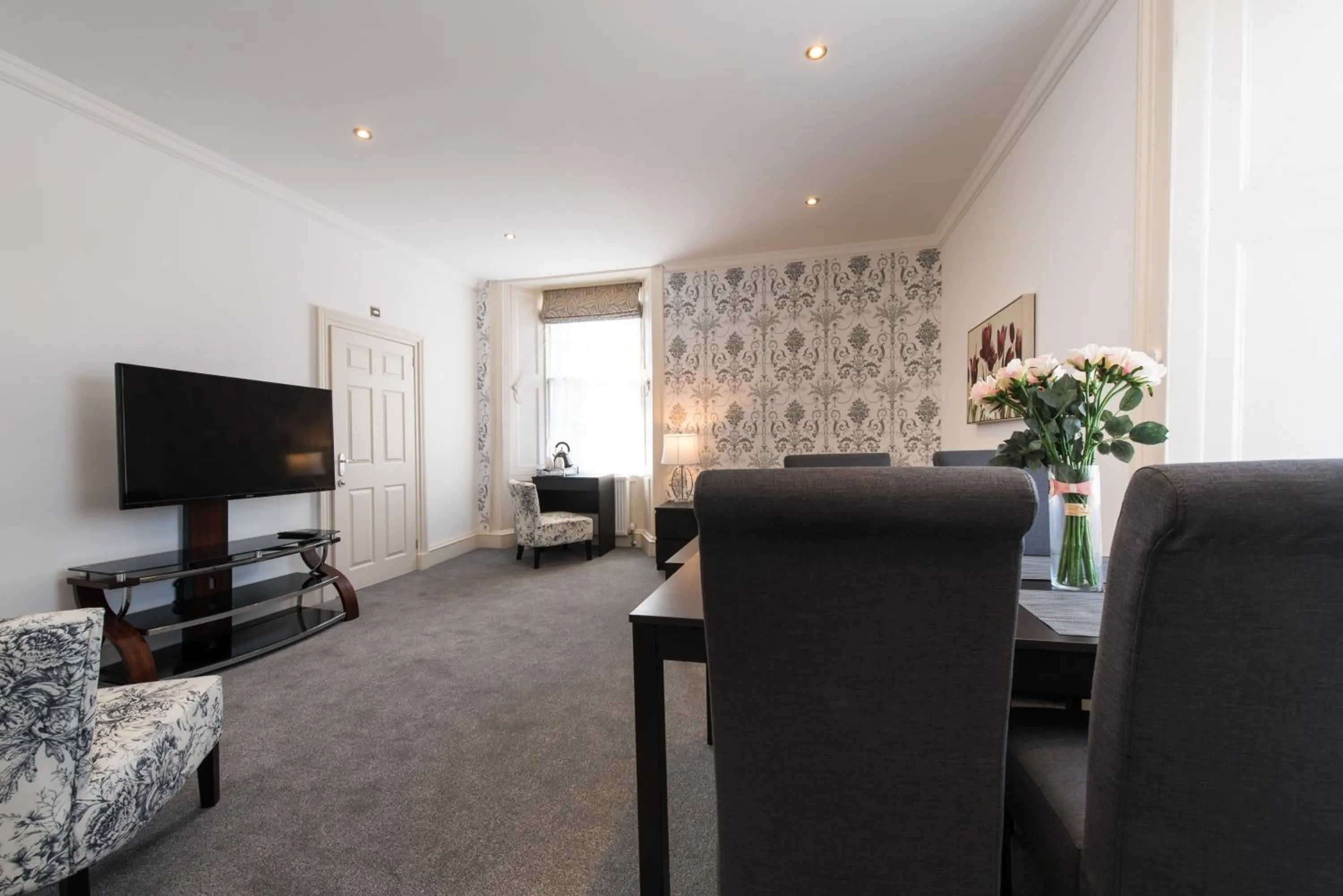 Royal Princes Suites