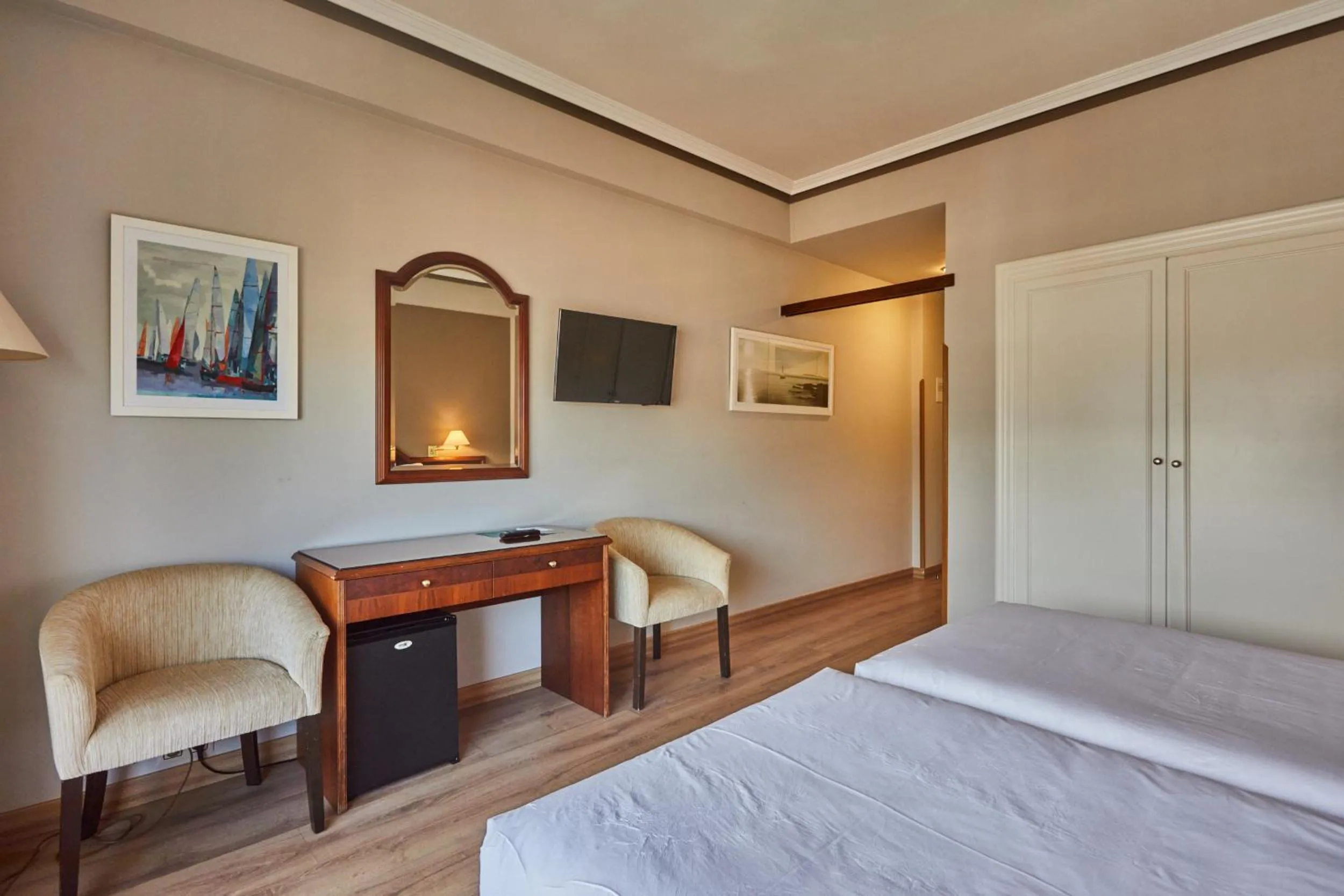 Bed in Silken Gran Hotel del Sella