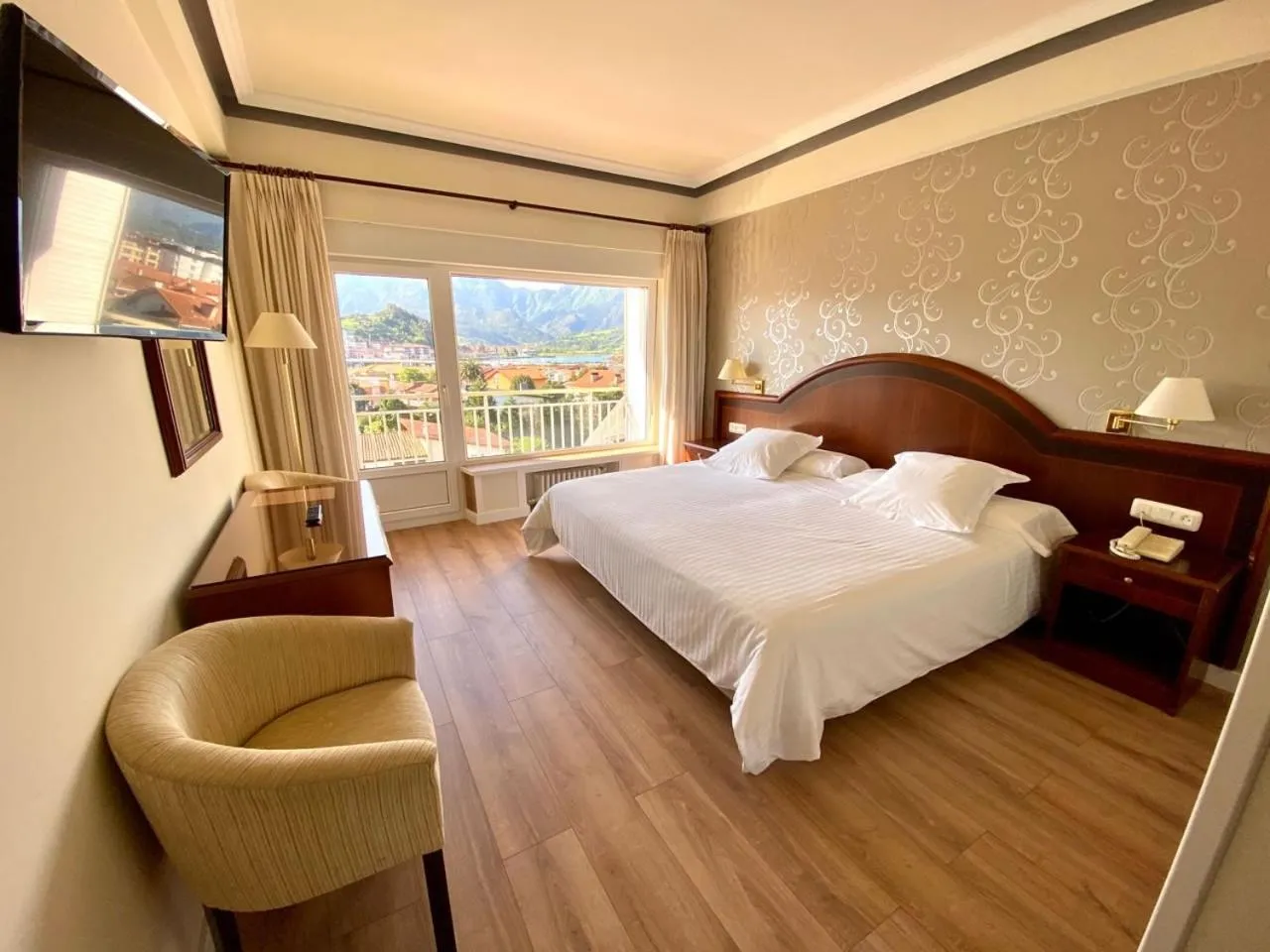 Superior Room with Balcony in Silken Gran Hotel del Sella