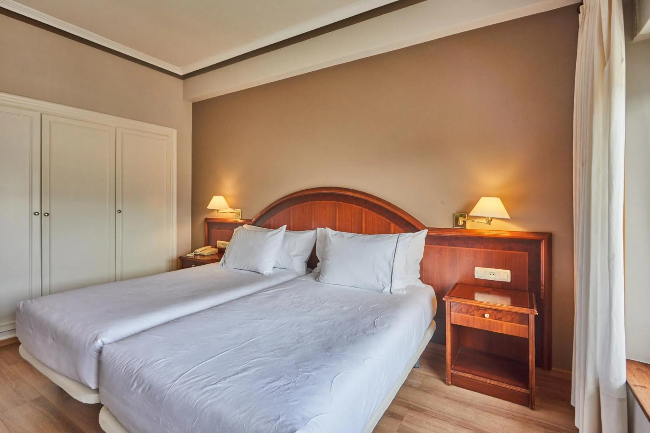 Bed in Silken Gran Hotel del Sella