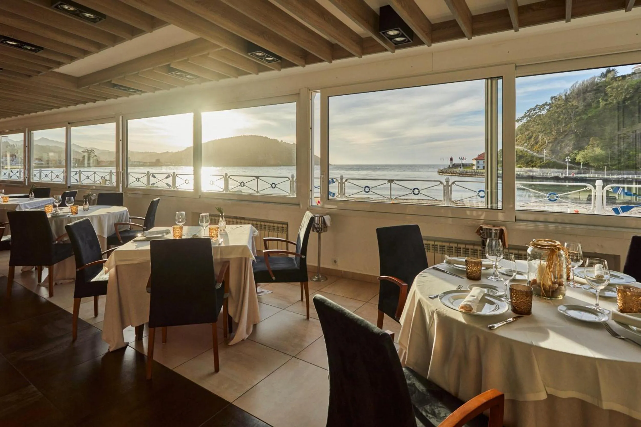 Restaurant/places to eat in Silken Gran Hotel del Sella