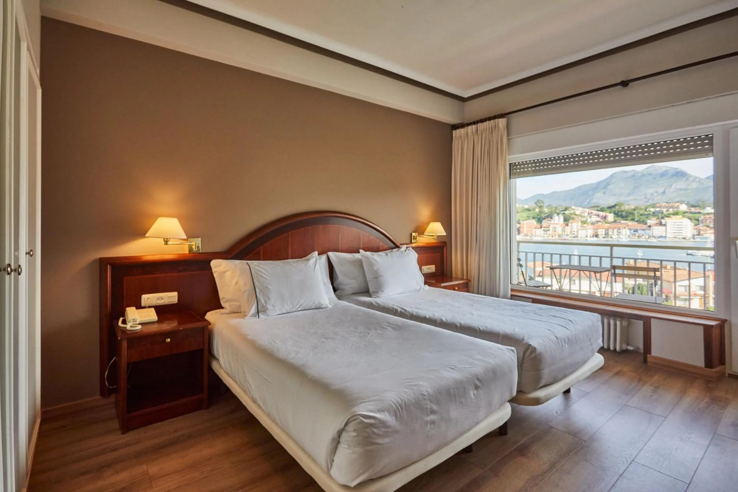 Bed in Silken Gran Hotel del Sella