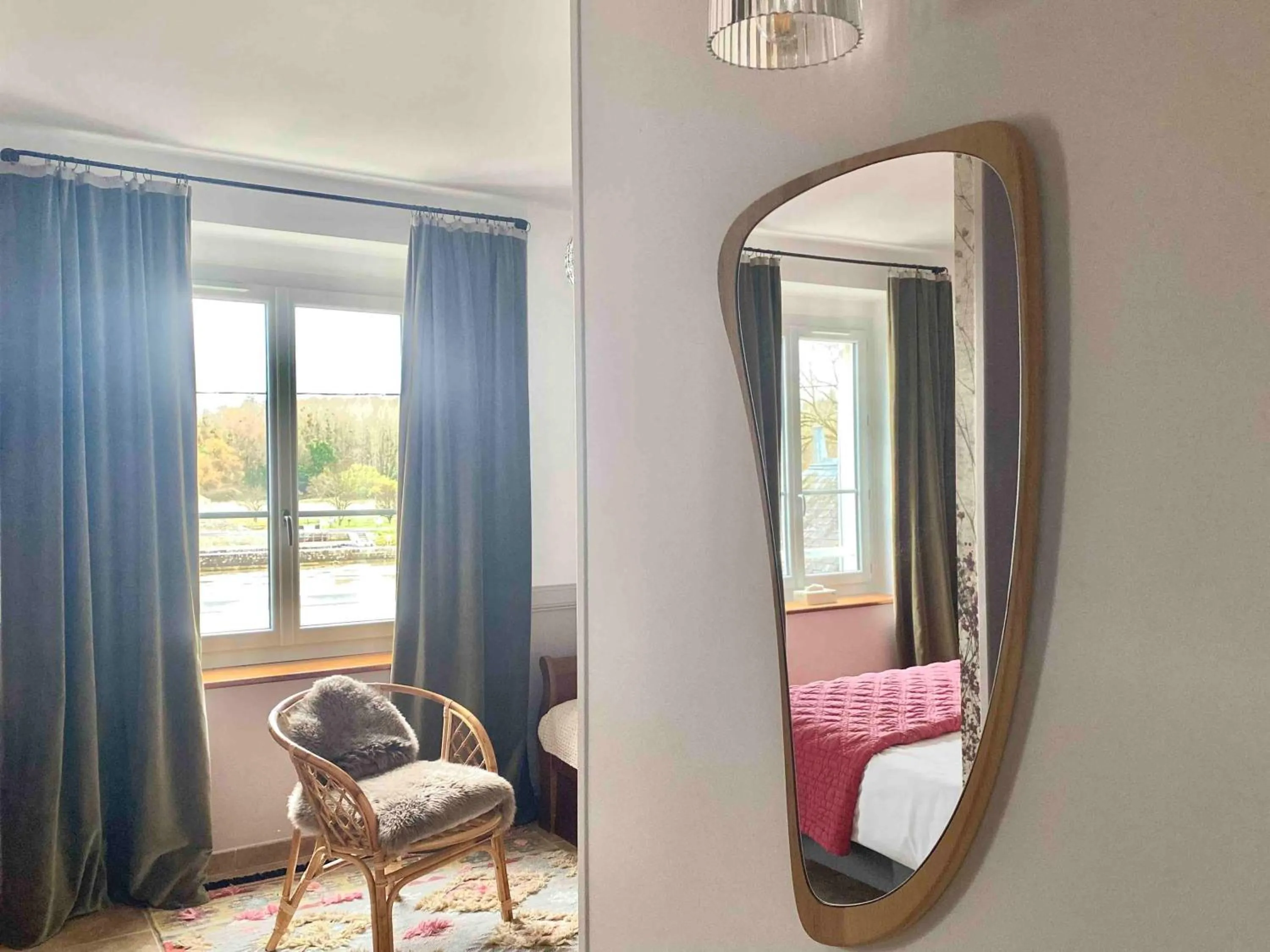 Photo of the whole room in Le Moulin Du Port