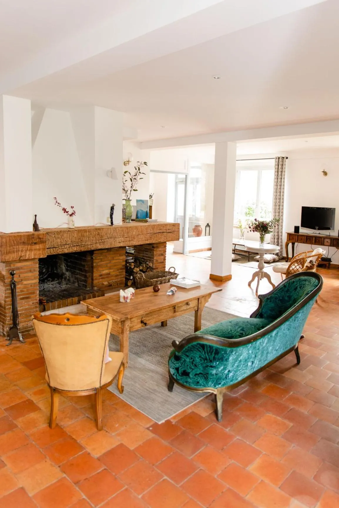 Property building in Le Moulin Du Port