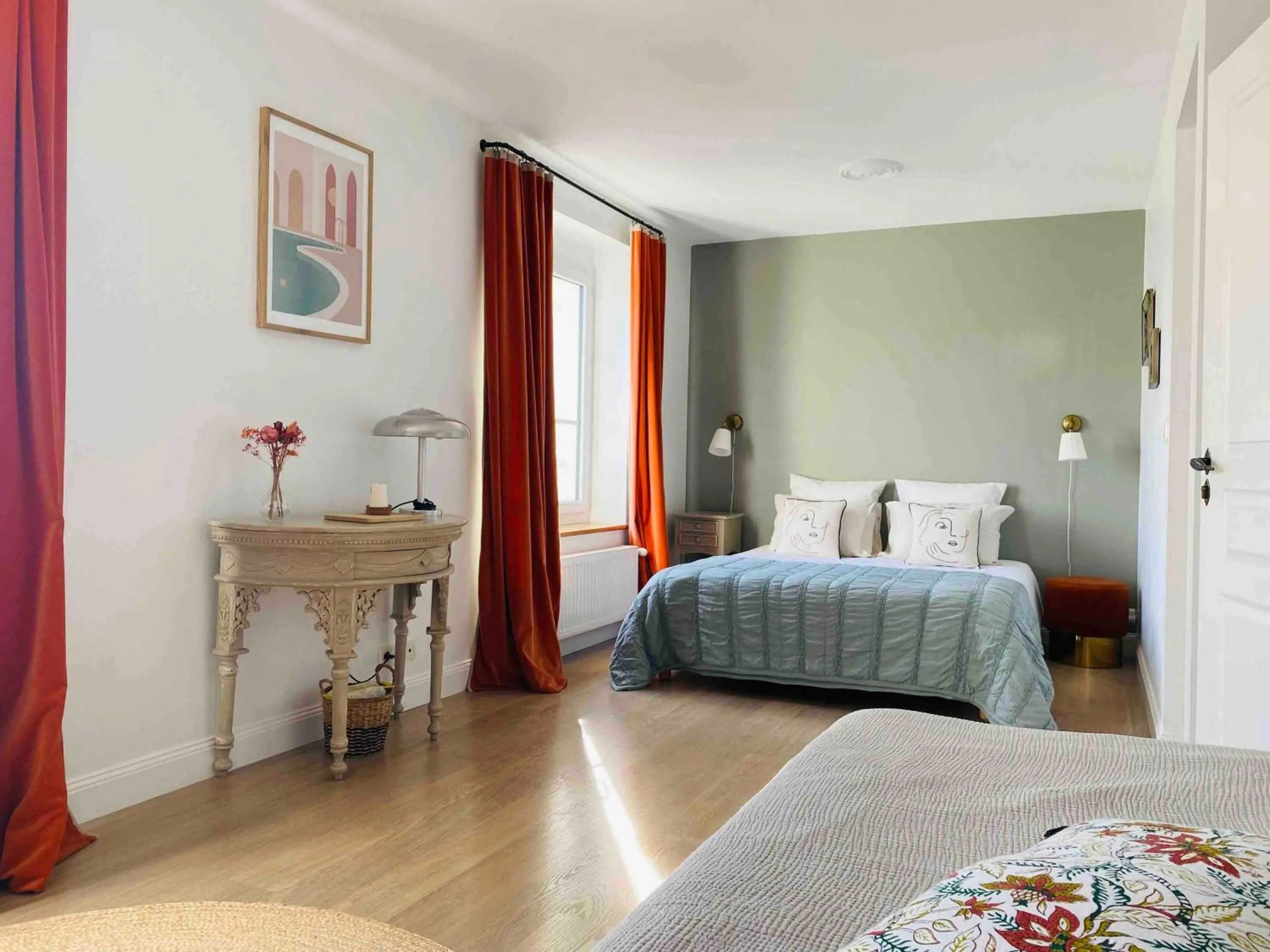 Photo of the whole room, Bed in Le Moulin Du Port