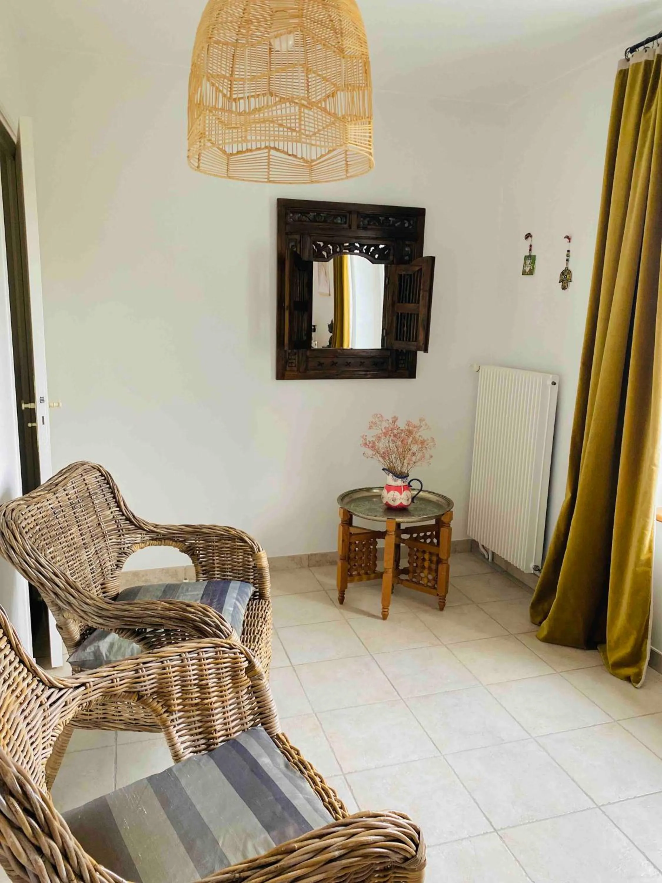 Photo of the whole room in Le Moulin Du Port