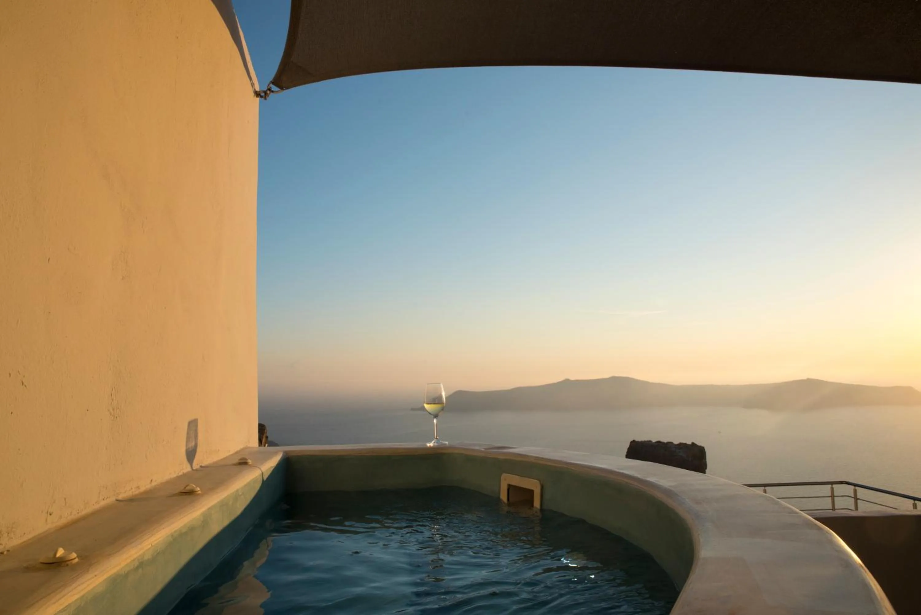 Sunset in Pearl on the Cliff Hotel & Suites by Pearl Hotel Collection