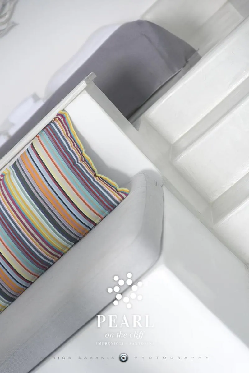 Bed in Pearl on the Cliff Hotel & Suites by Pearl Hotel Collection