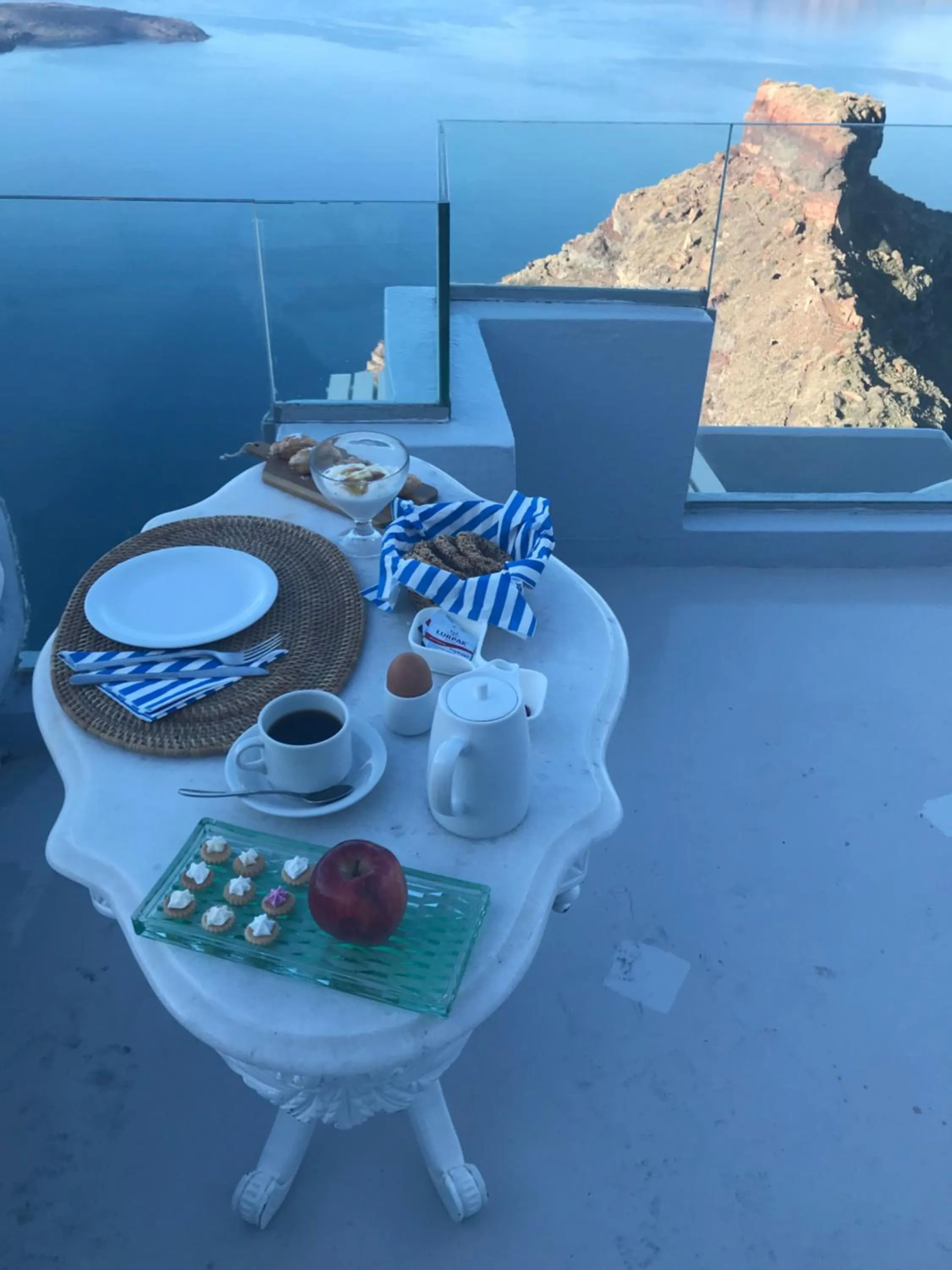 Breakfast in Pearl on the Cliff Hotel & Suites by Pearl Hotel Collection