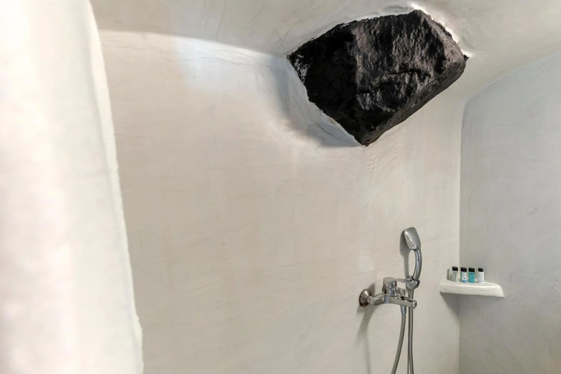 Bathroom in Pearl on the Cliff Hotel & Suites by Pearl Hotel Collection