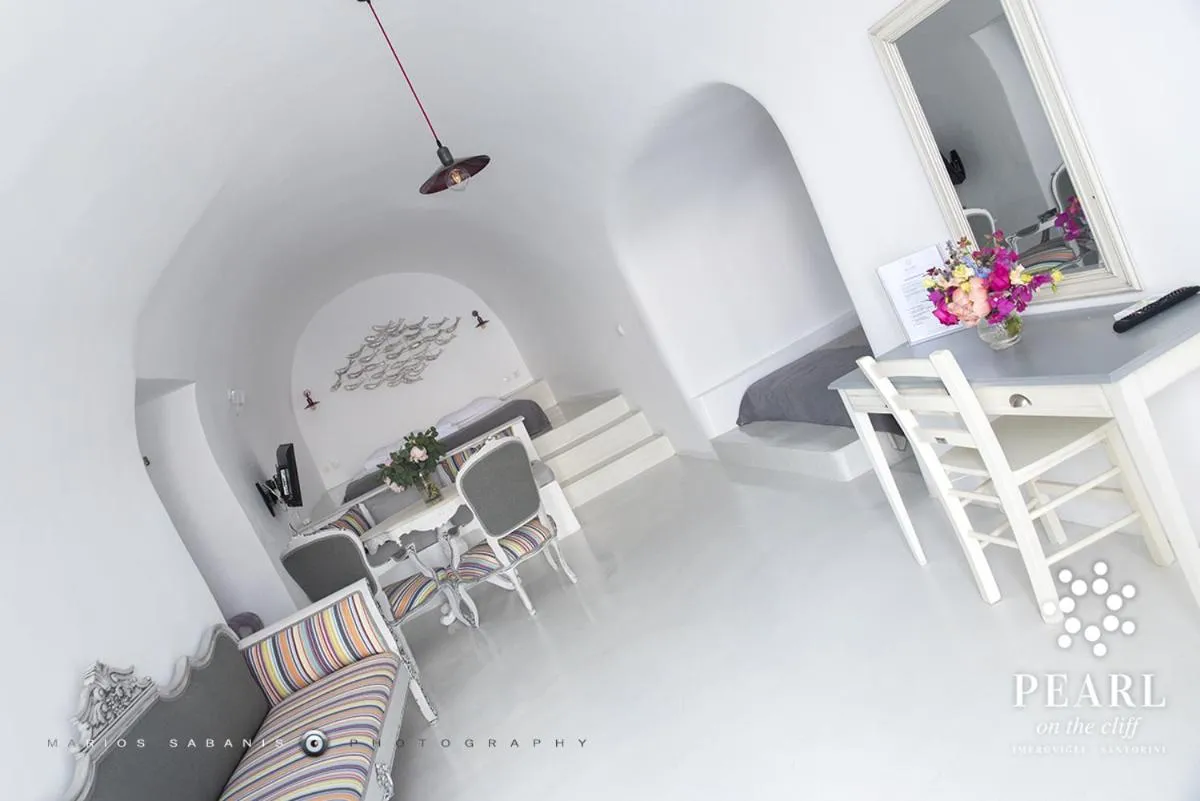 Property building in Pearl on the Cliff Hotel & Suites by Pearl Hotel Collection