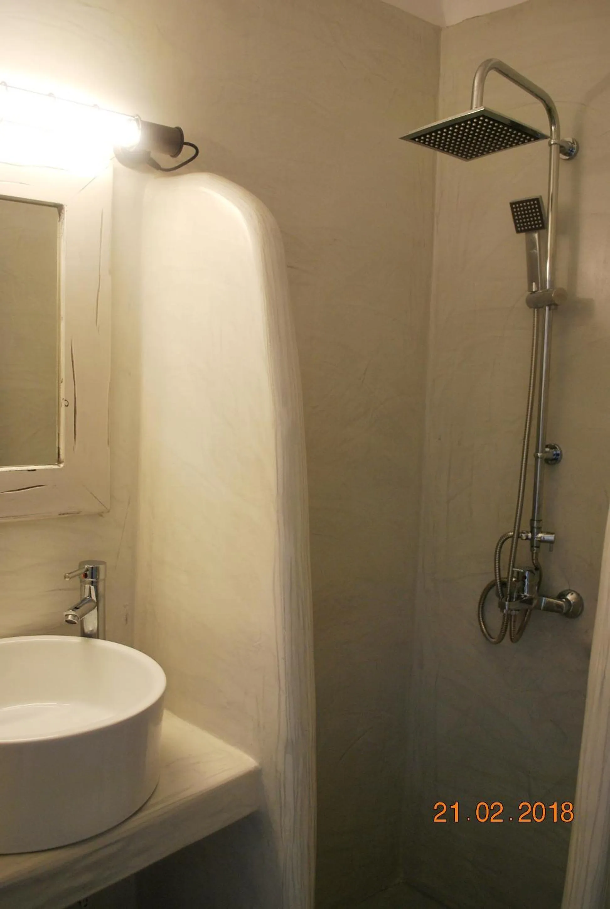Shower in Pearl on the Cliff Hotel & Suites by Pearl Hotel Collection