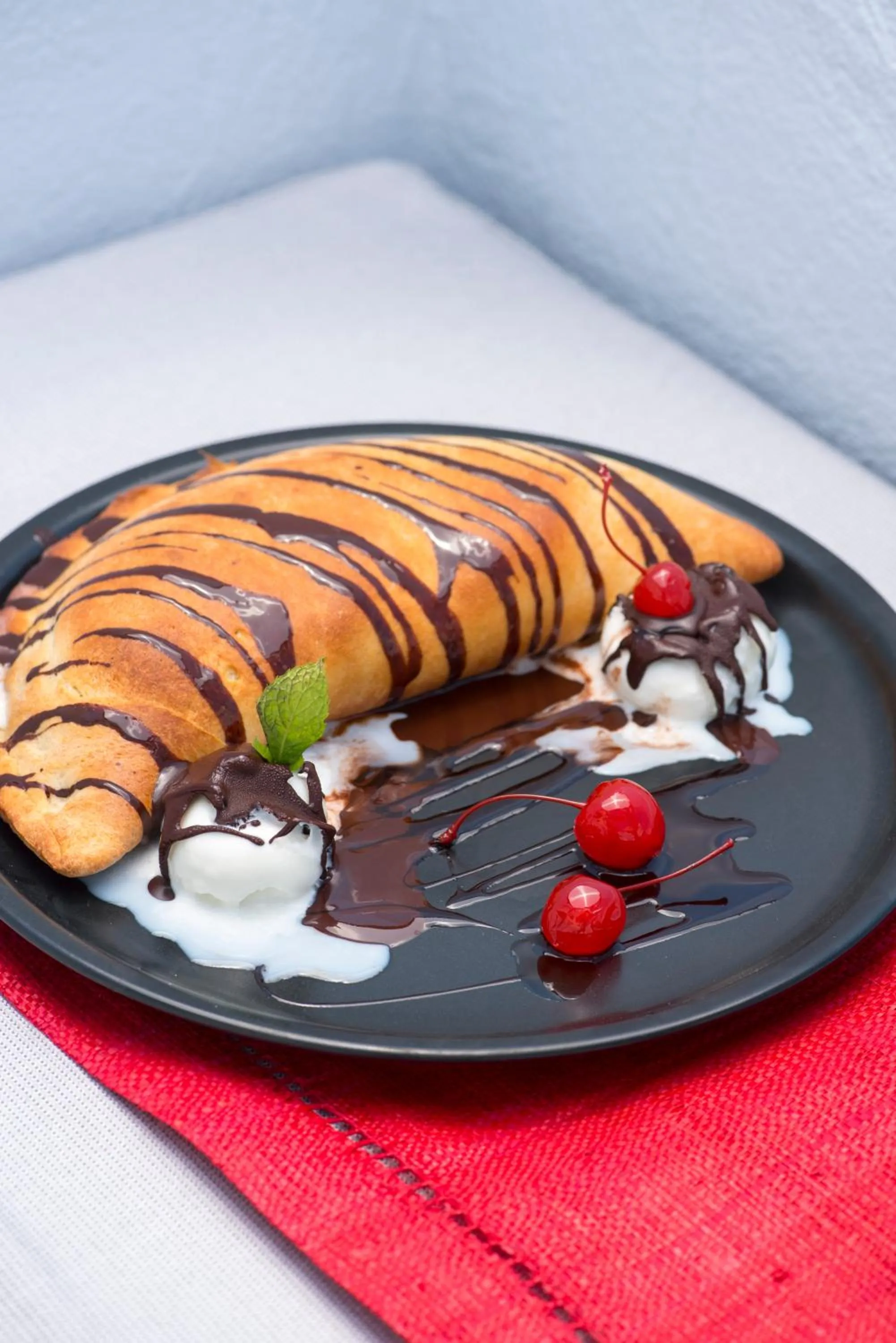 Food and drinks in Pearl on the Cliff Hotel & Suites by Pearl Hotel Collection