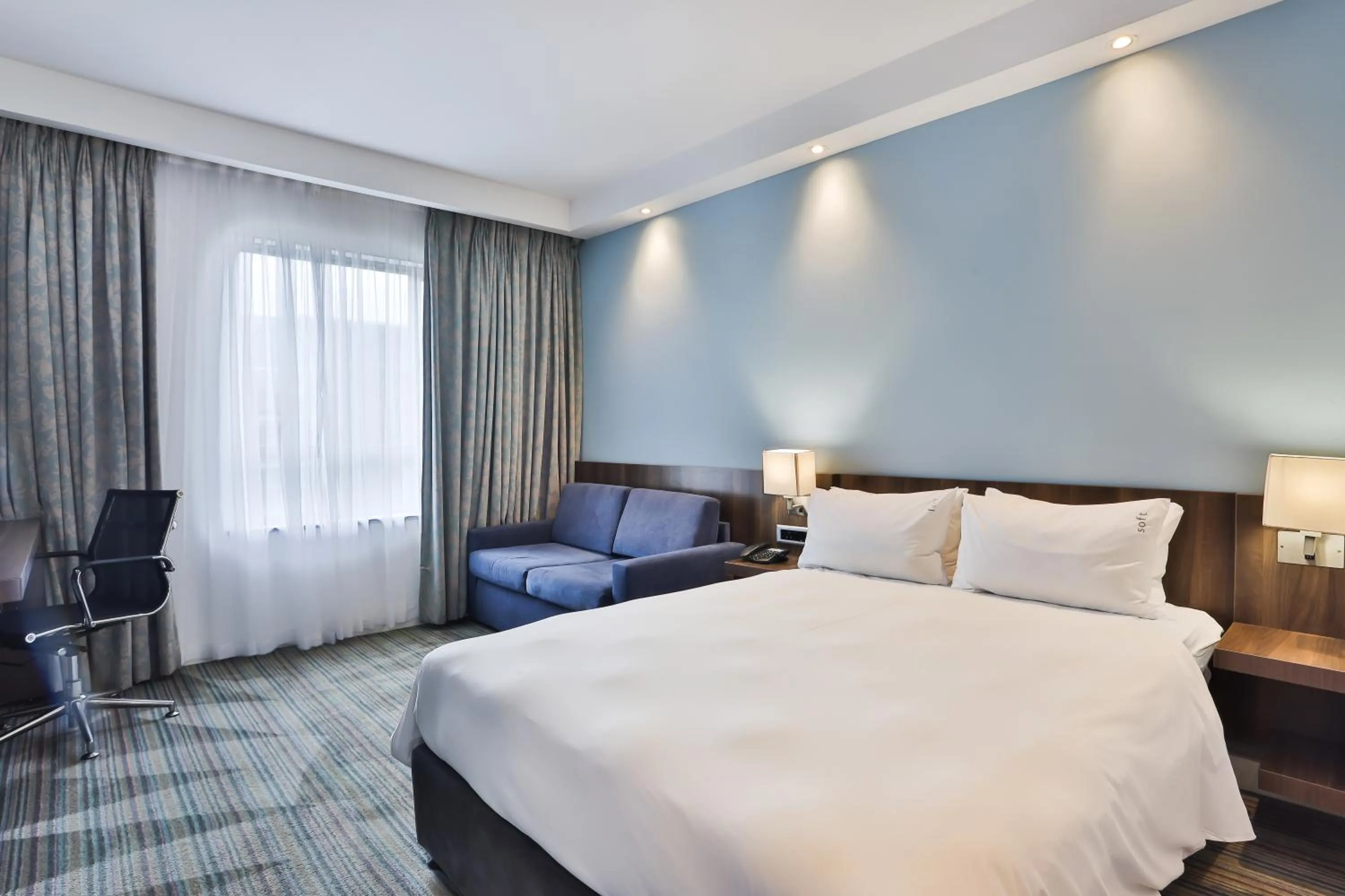 Bedroom, Bed in Holiday Inn Express Durban - Umhlanga by IHG