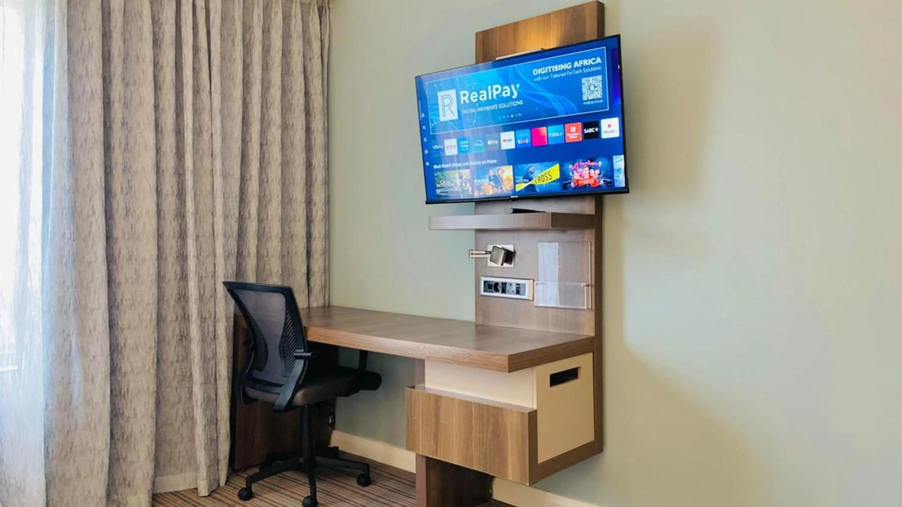 Lobby or reception in Holiday Inn Express Durban - Umhlanga by IHG