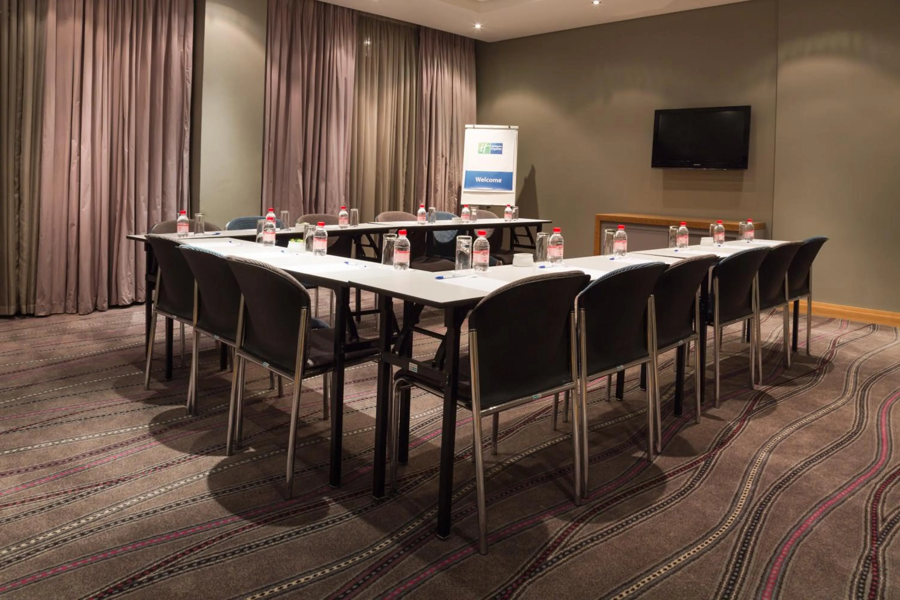 Meeting/conference room in Holiday Inn Express Durban - Umhlanga by IHG