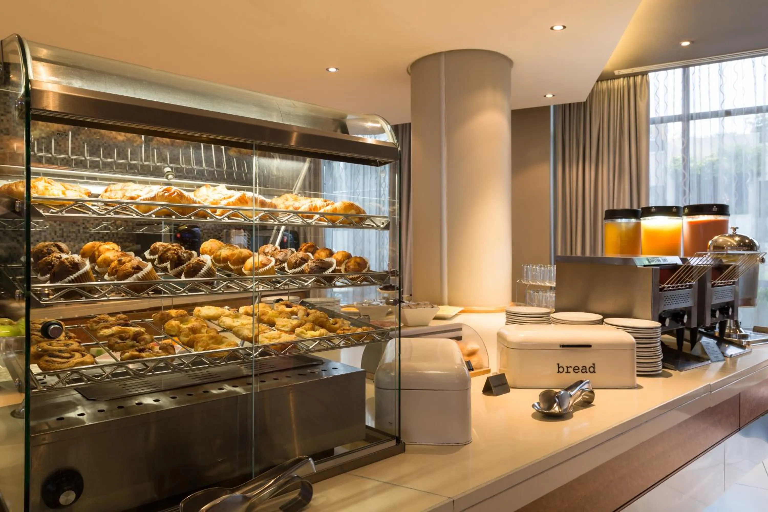 Restaurant/places to eat in Holiday Inn Express Durban - Umhlanga by IHG