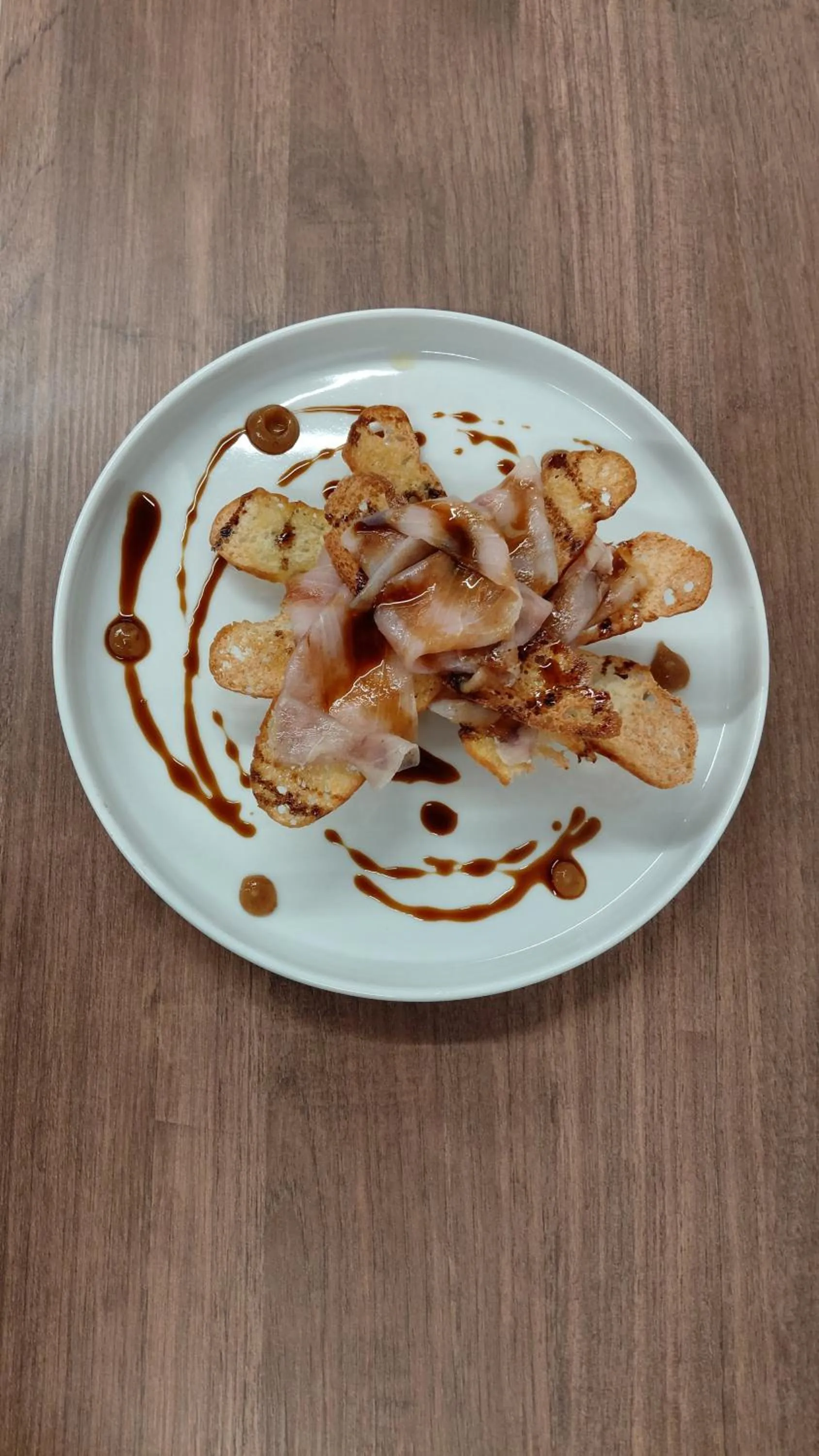 Restaurant/places to eat in Petit Hotel