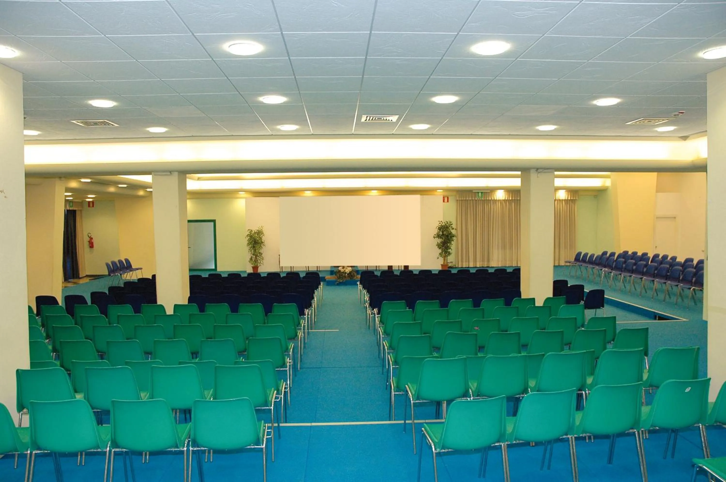 Business facilities in Bella Italia Sport Village