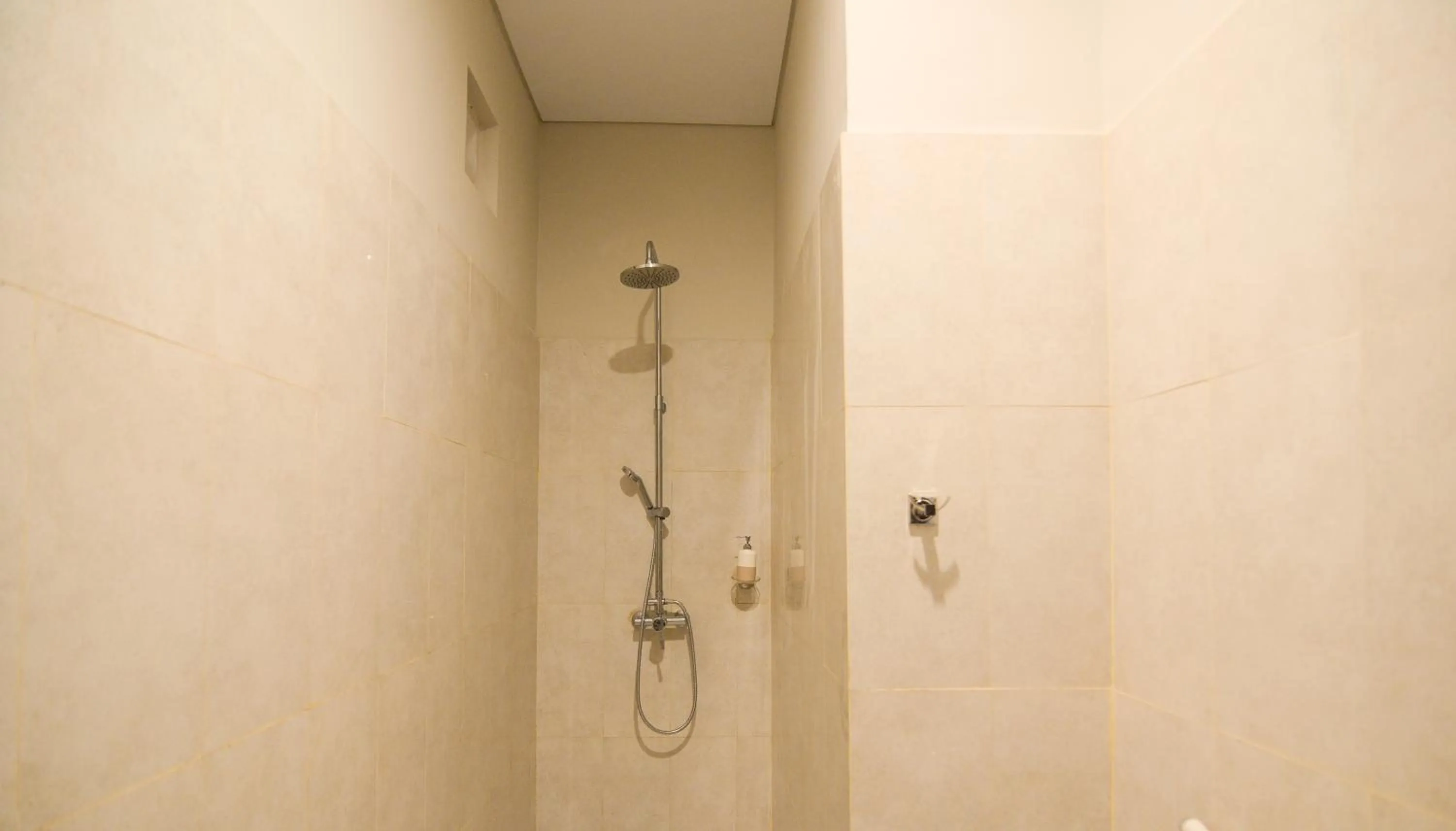 Shower in Pondok Canggu Homestay