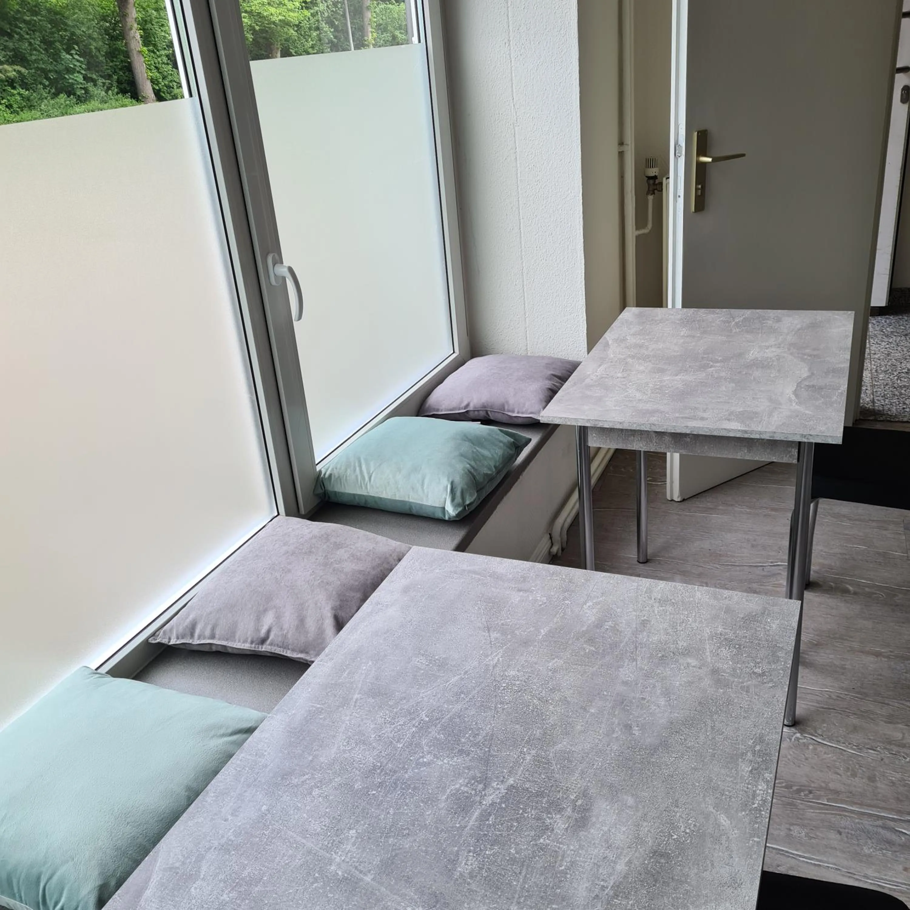 Communal kitchen, Bed in Altstadt Hostel Bremen