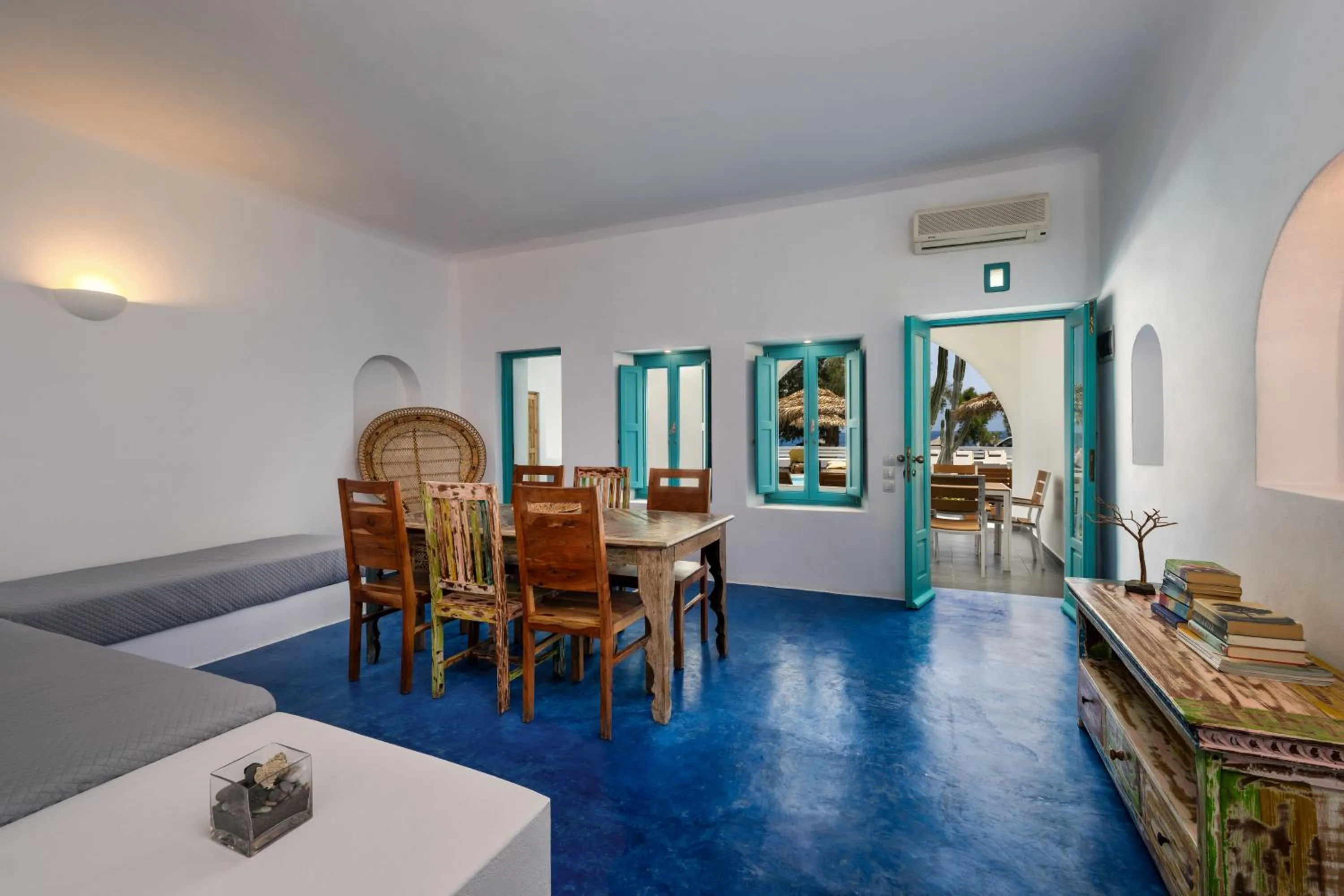 Living room in Nissia Beach Apartments & Suites