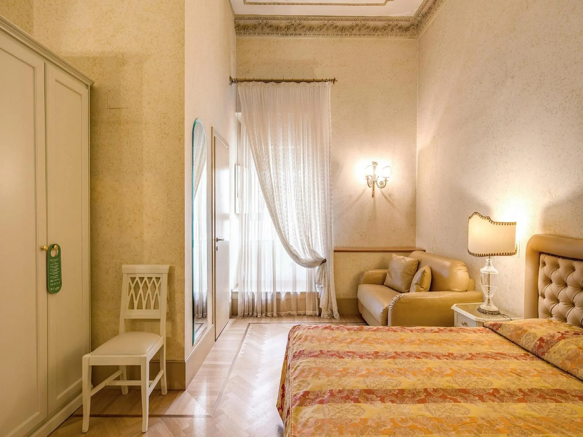 Photo of the whole room, Bed in Hotel Labelle