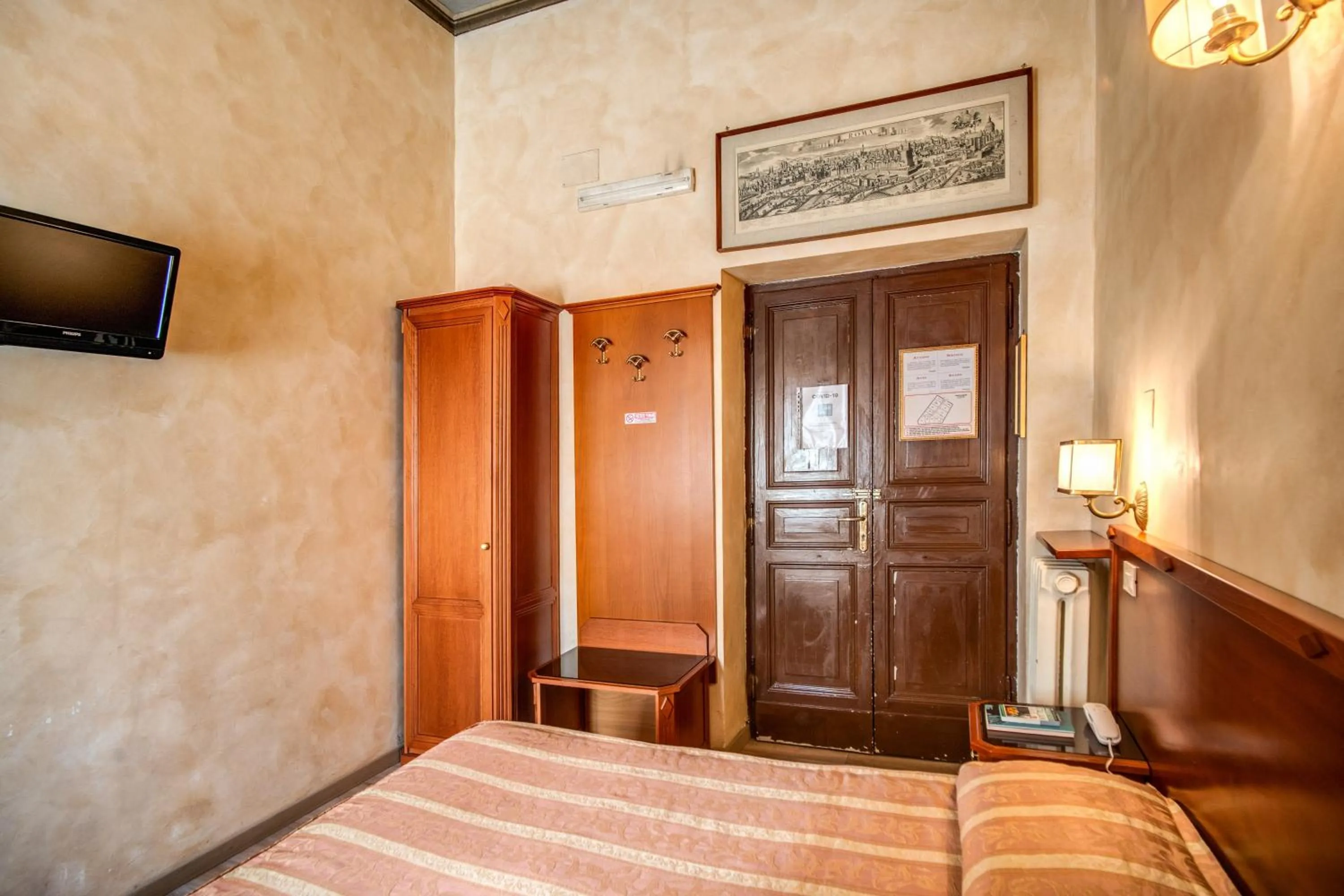 Bed in Hotel Labelle