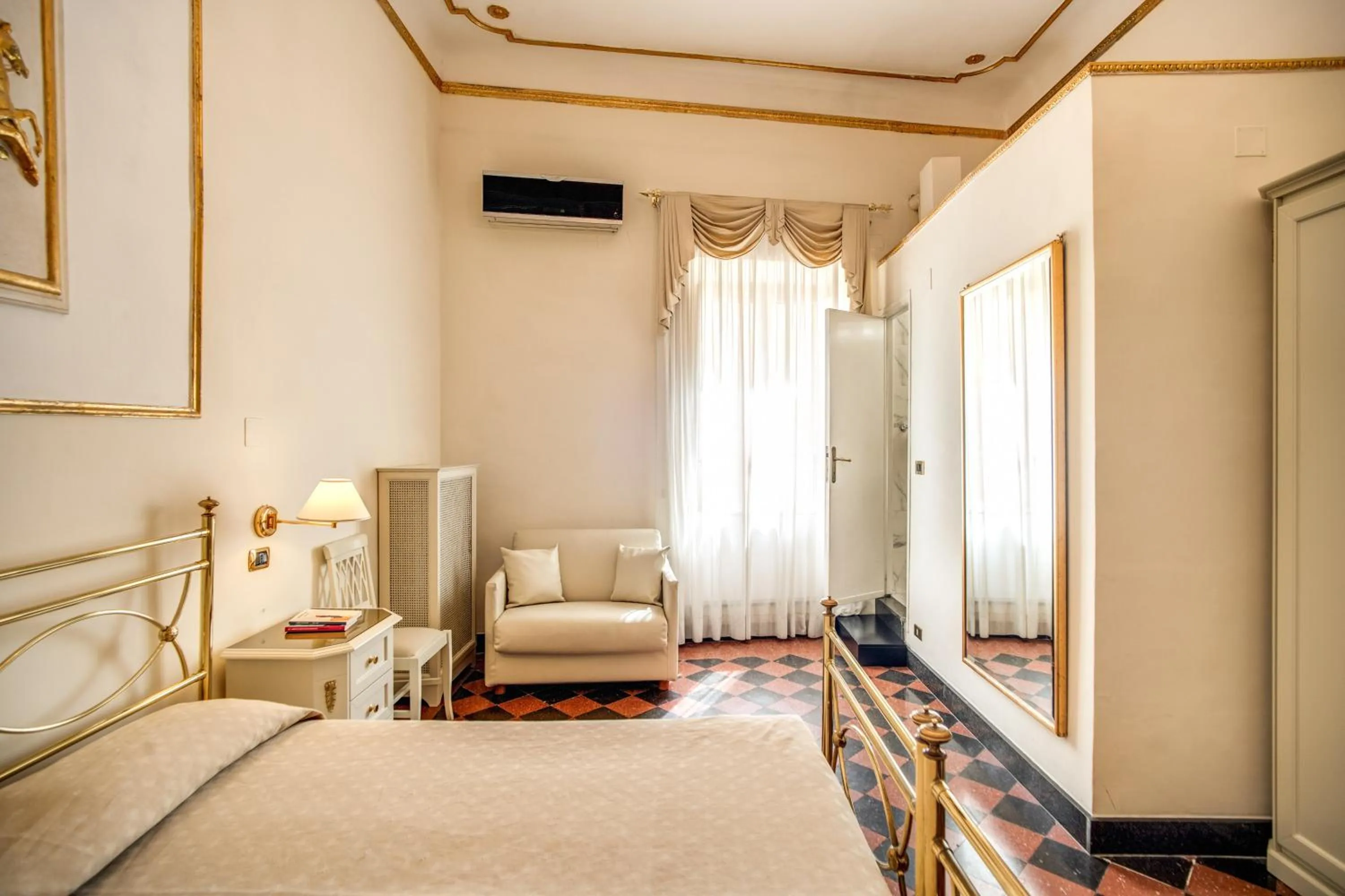 Bedroom, Bed in Hotel Labelle