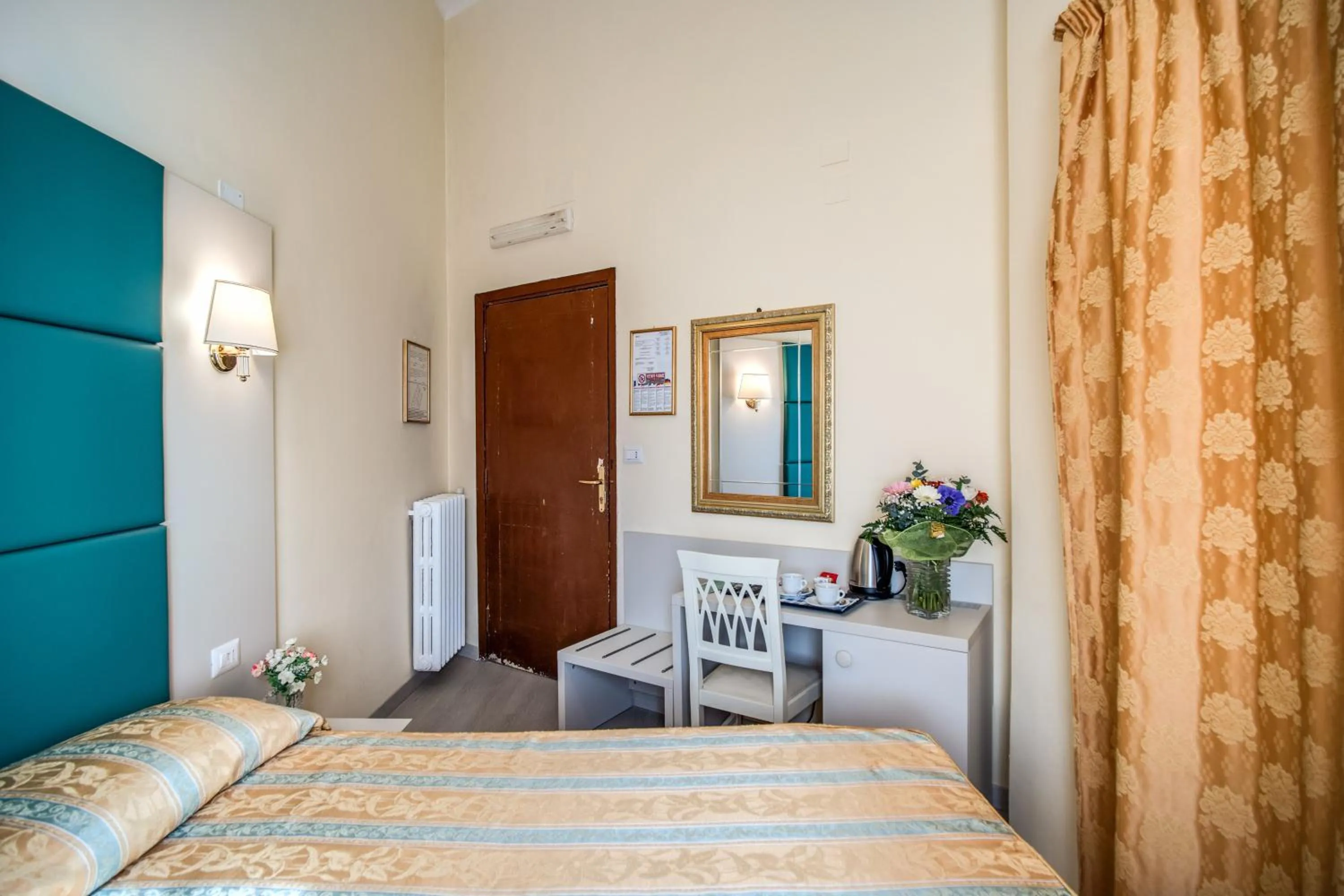 Bed in Hotel Labelle