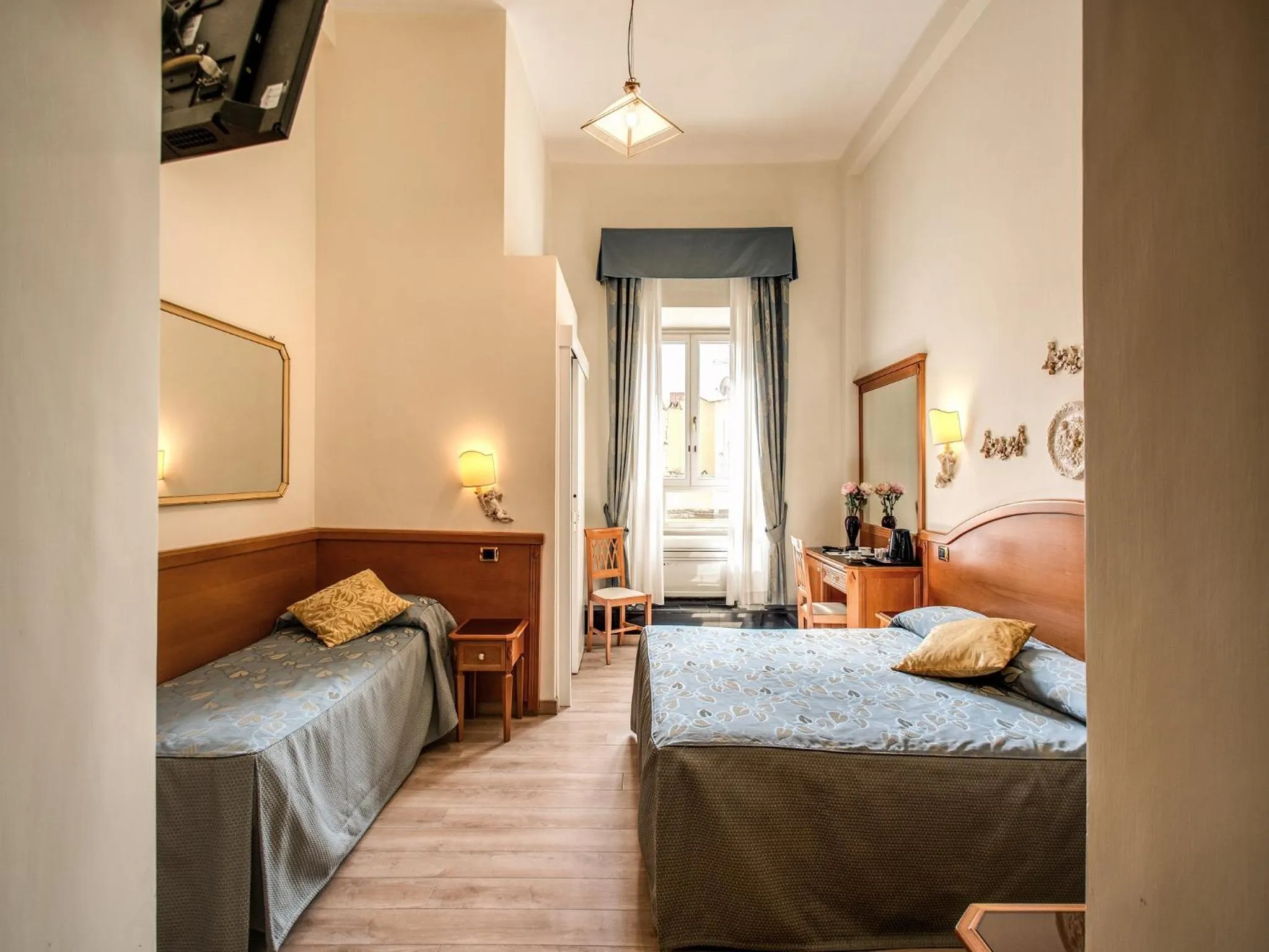 Photo of the whole room, Bed in Hotel Labelle