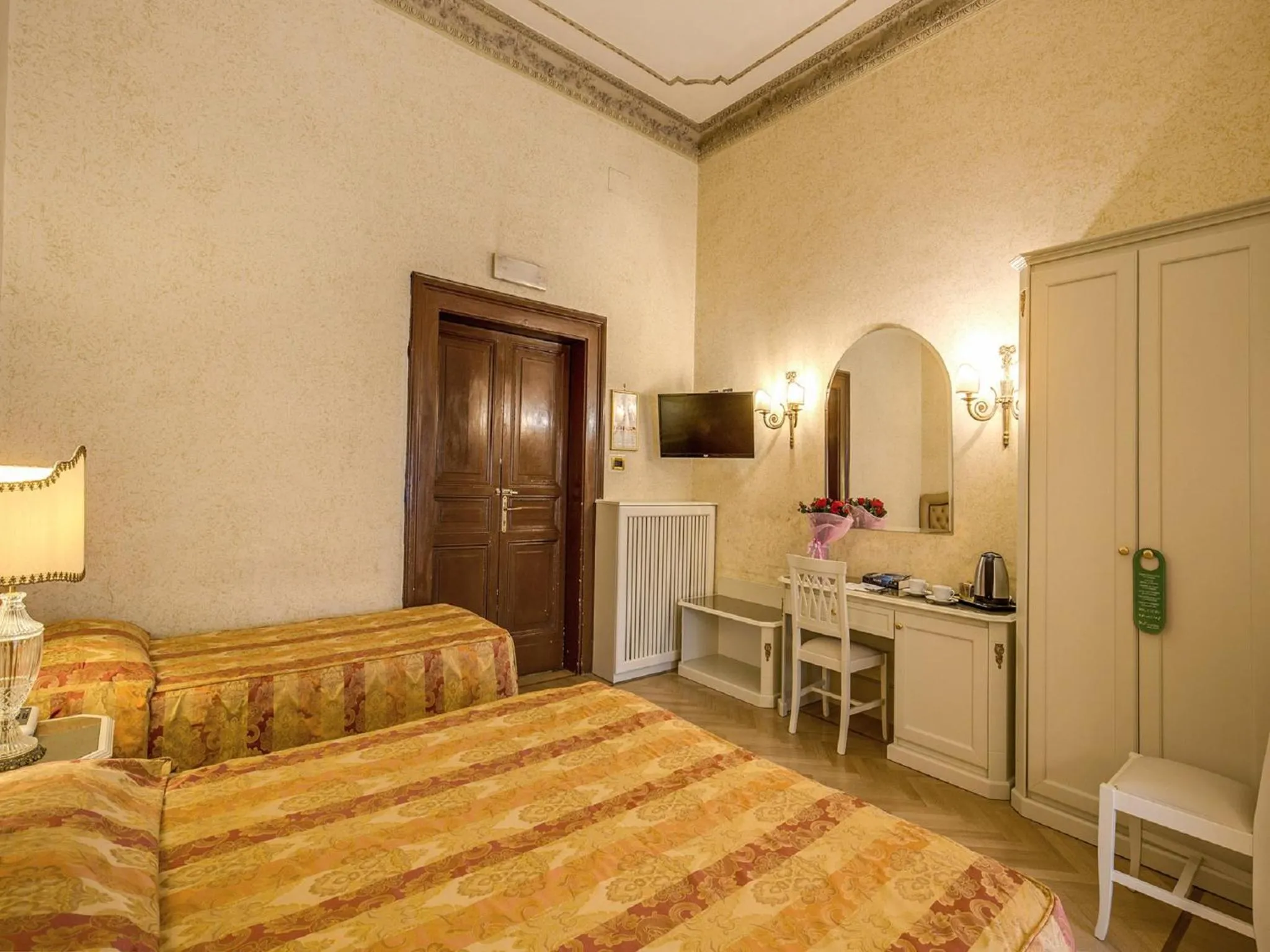 Photo of the whole room, Bed in Hotel Labelle