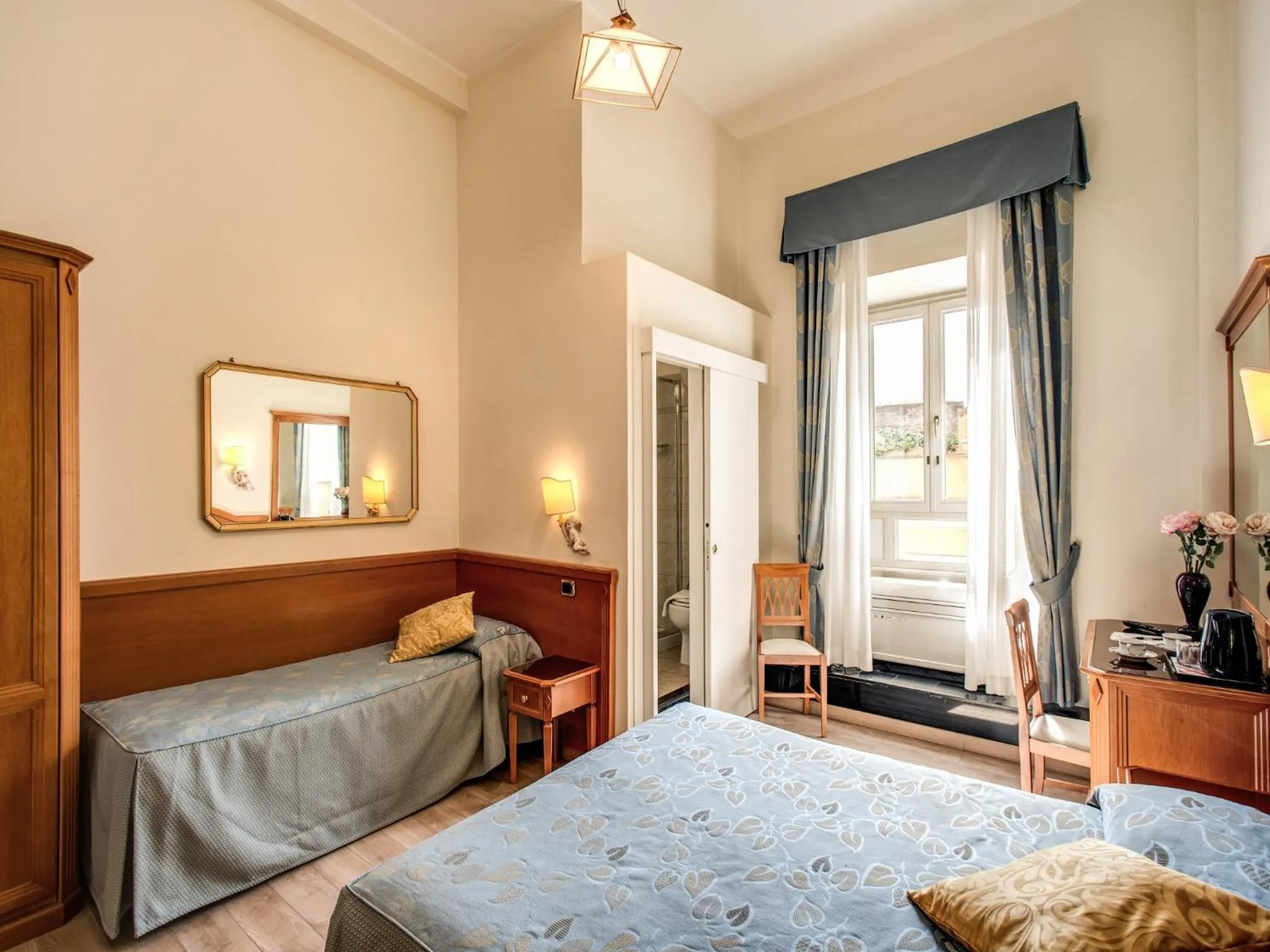 Photo of the whole room, Bed in Hotel Labelle