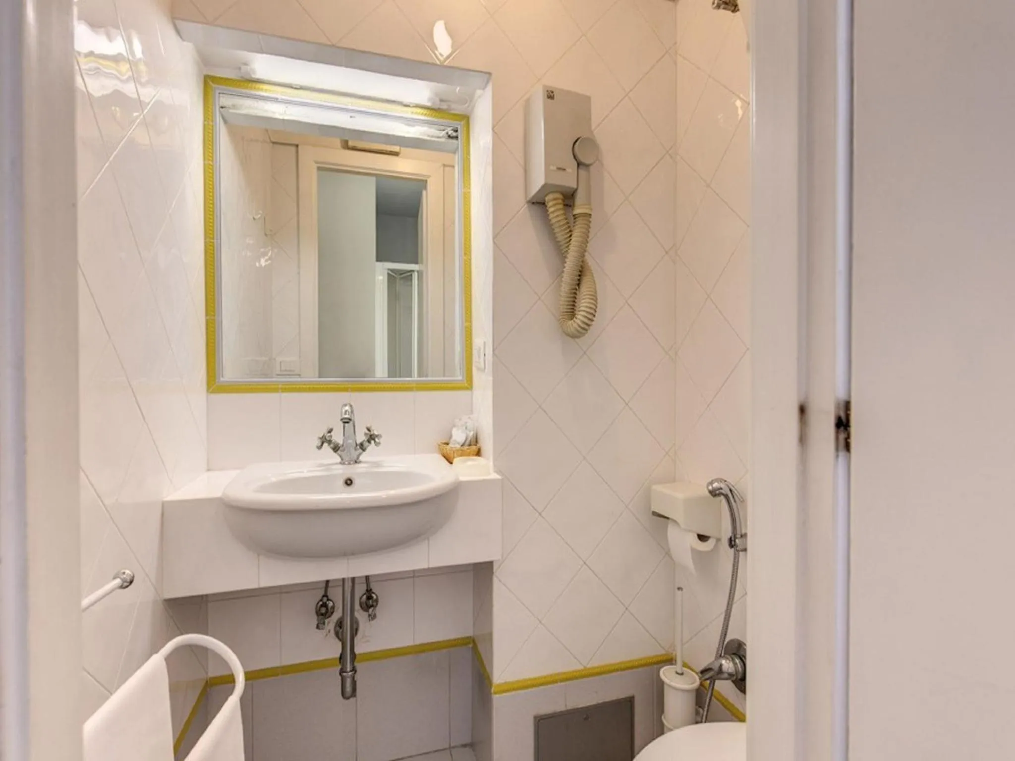 Bathroom in Hotel Labelle