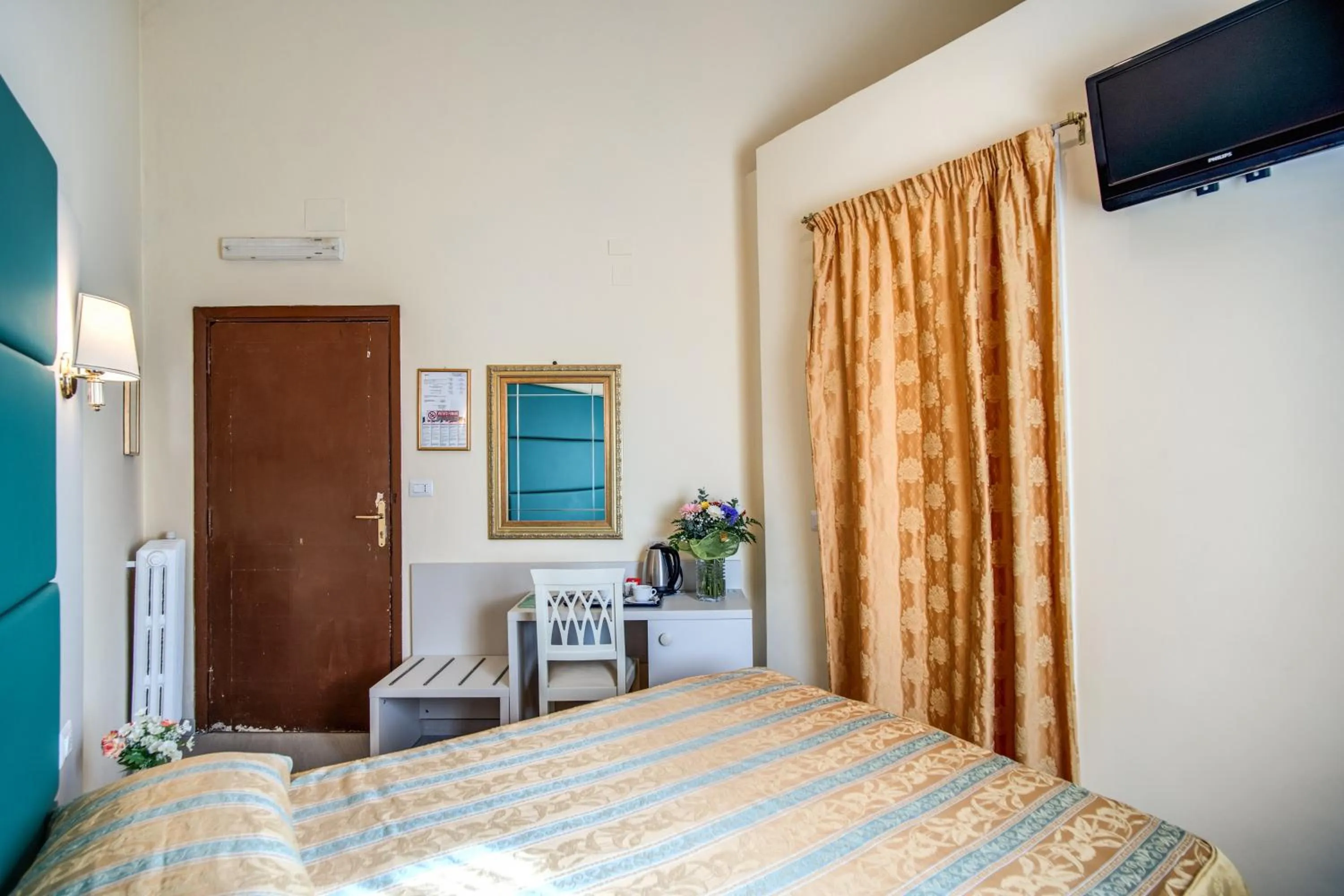 Bed in Hotel Labelle