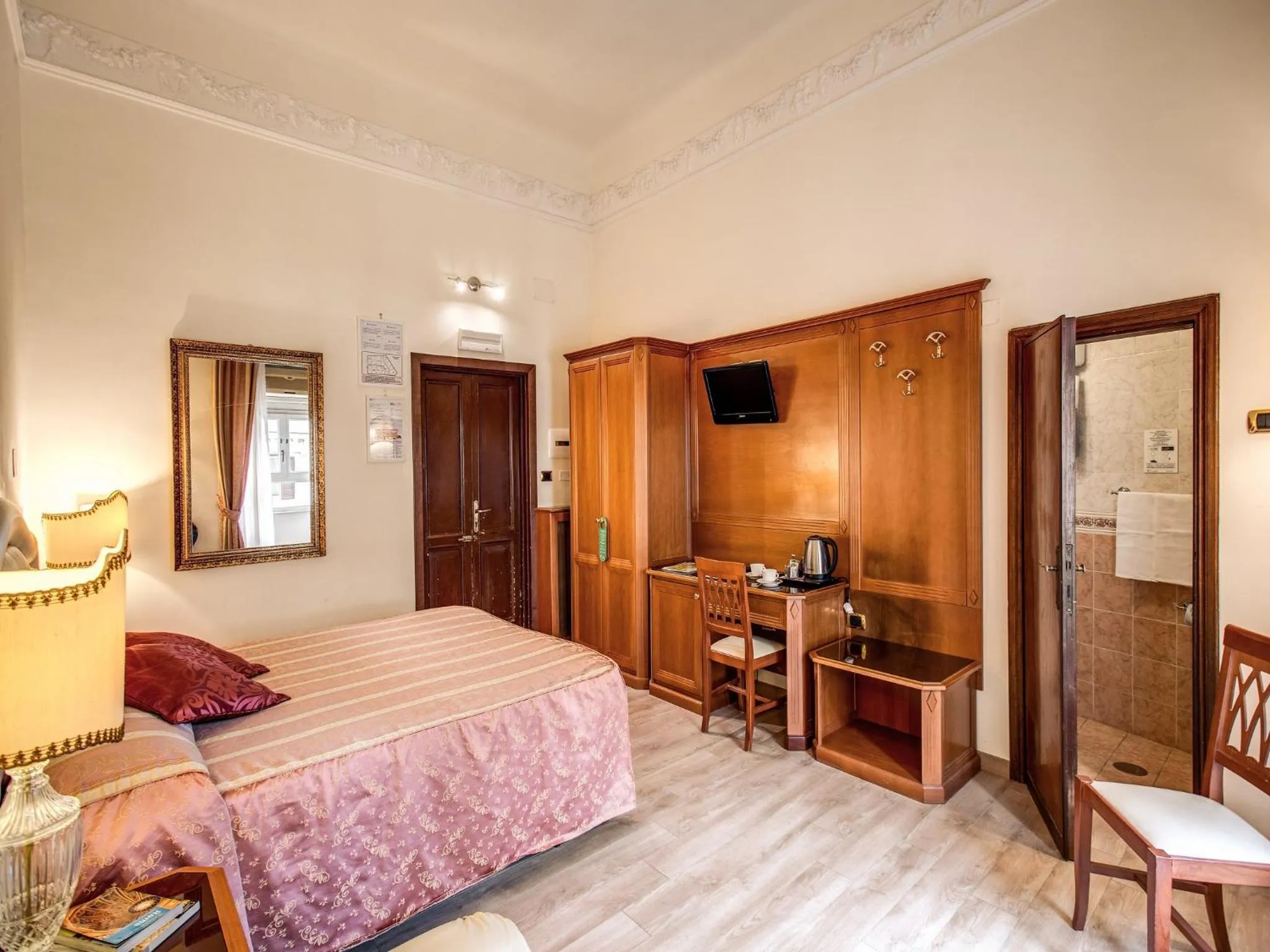 Photo of the whole room, Bed in Hotel Labelle