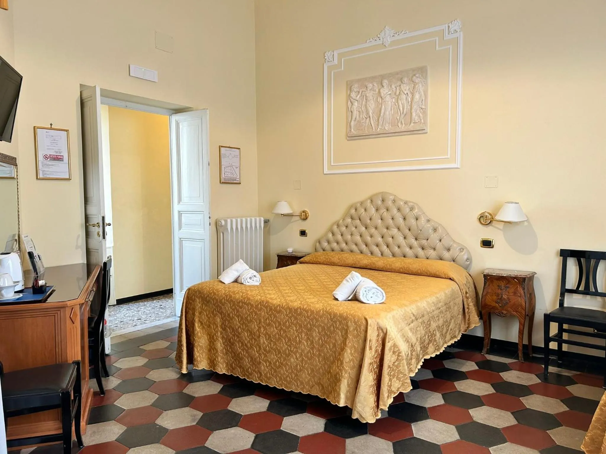 Bedroom, Bed in Hotel Labelle