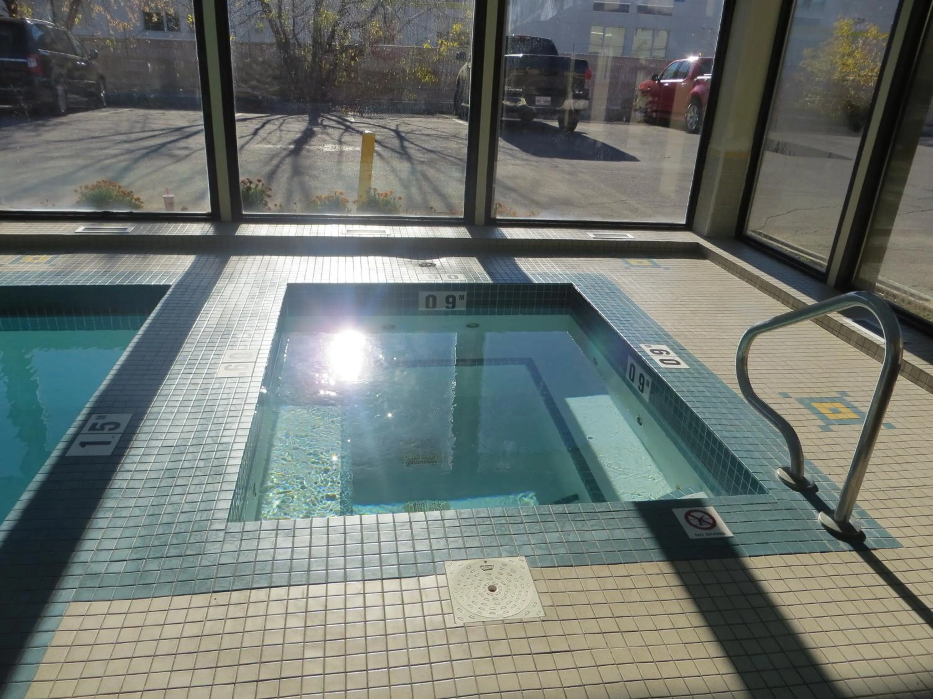 Swimming Pool in Ramada Limited Calgary
