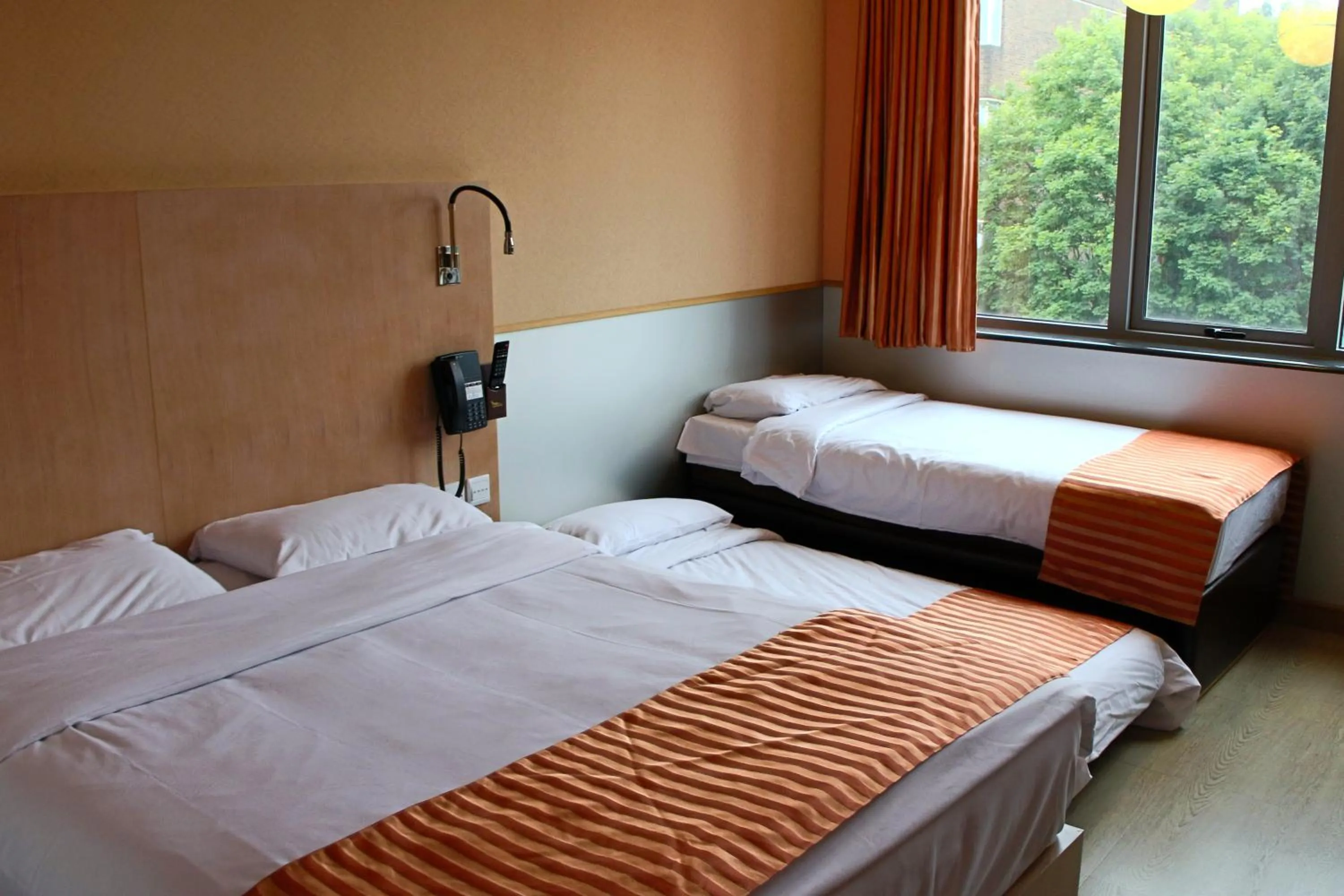 Bedroom, Bed in Eurotraveller Hotel - Premier - Harrow