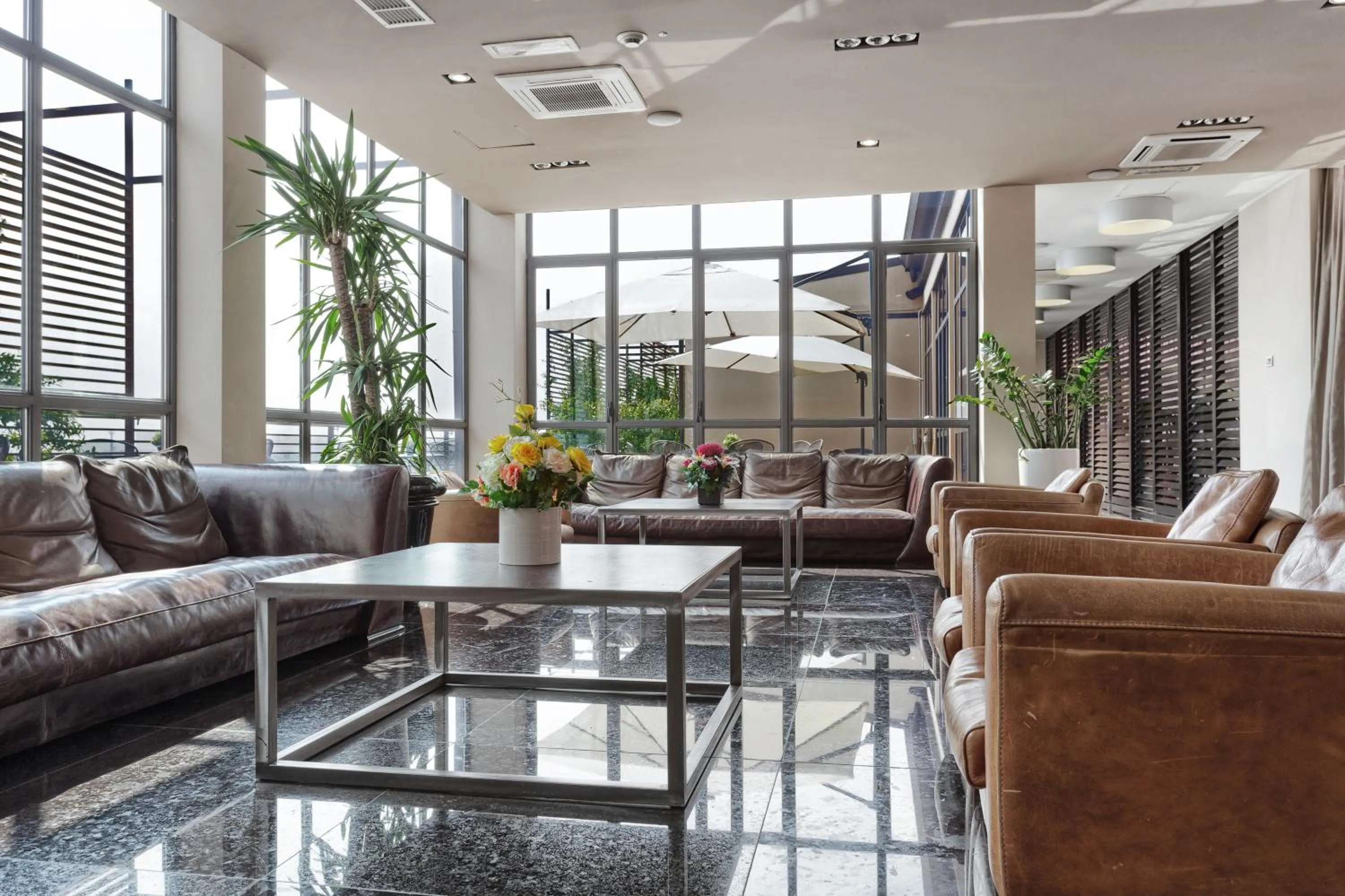 Lounge or bar in Italiana Hotels Milan Rho Fair